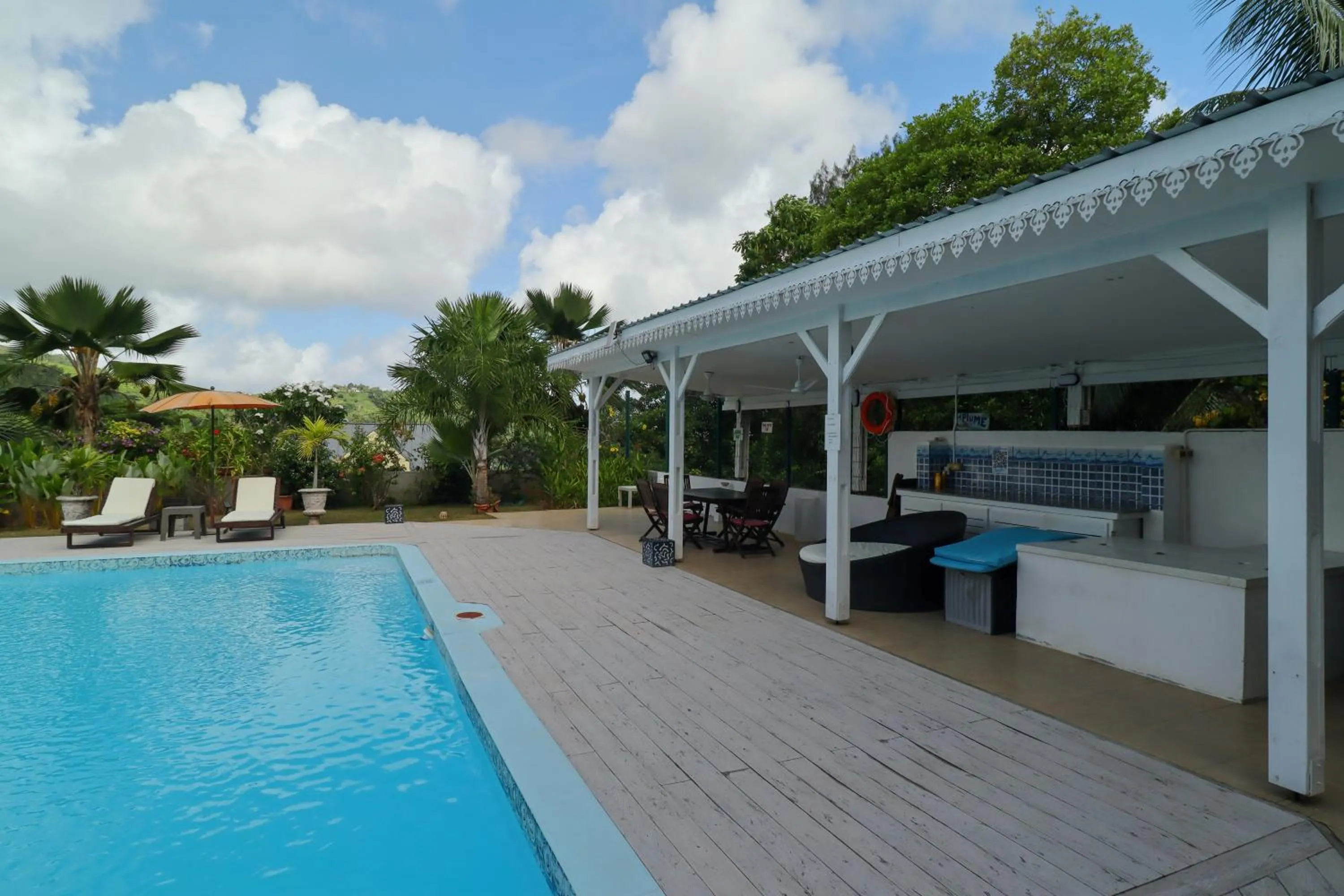 Swimming pool in Residence Monte-Cristo