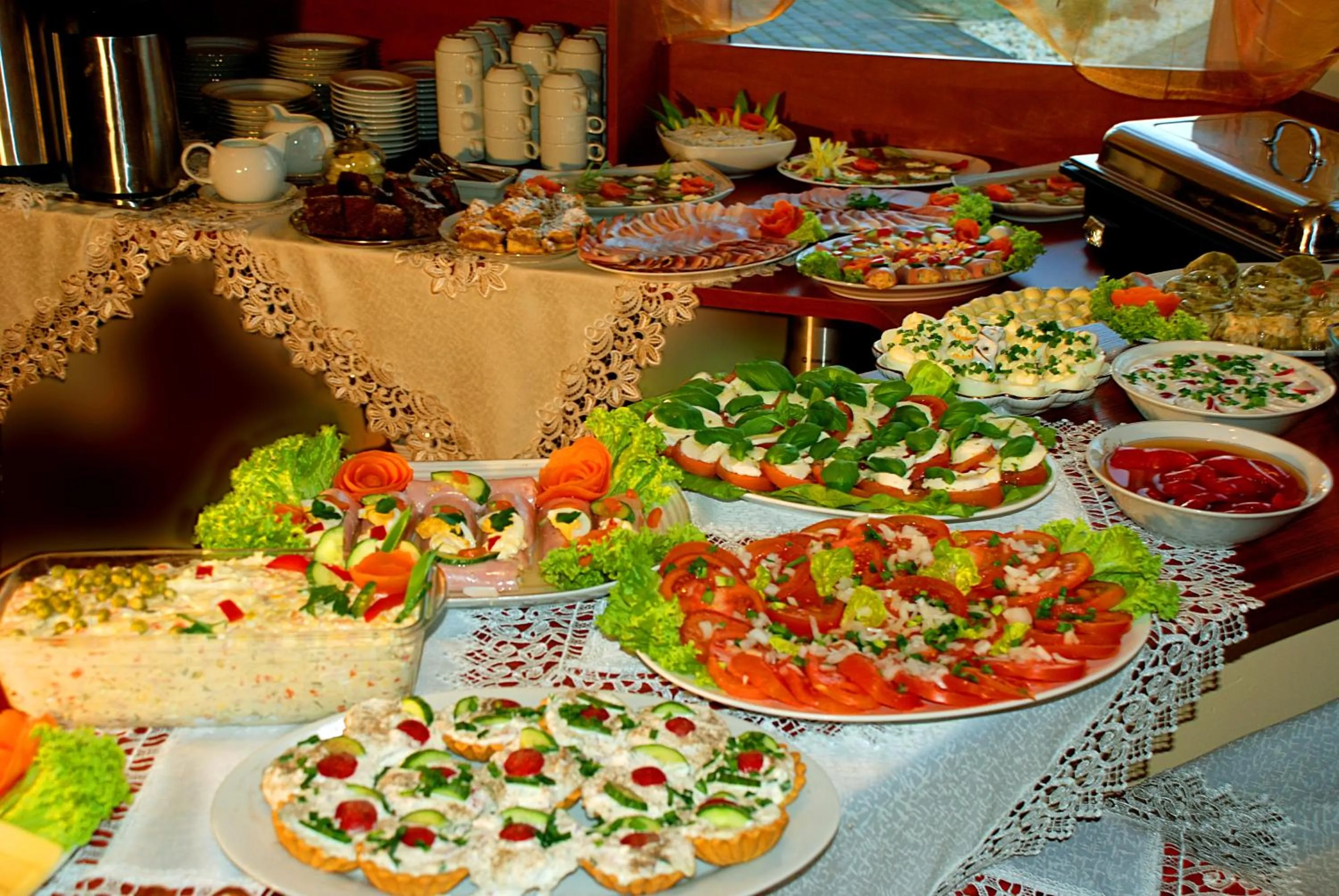 Restaurant/places to eat in Hotel Hawana