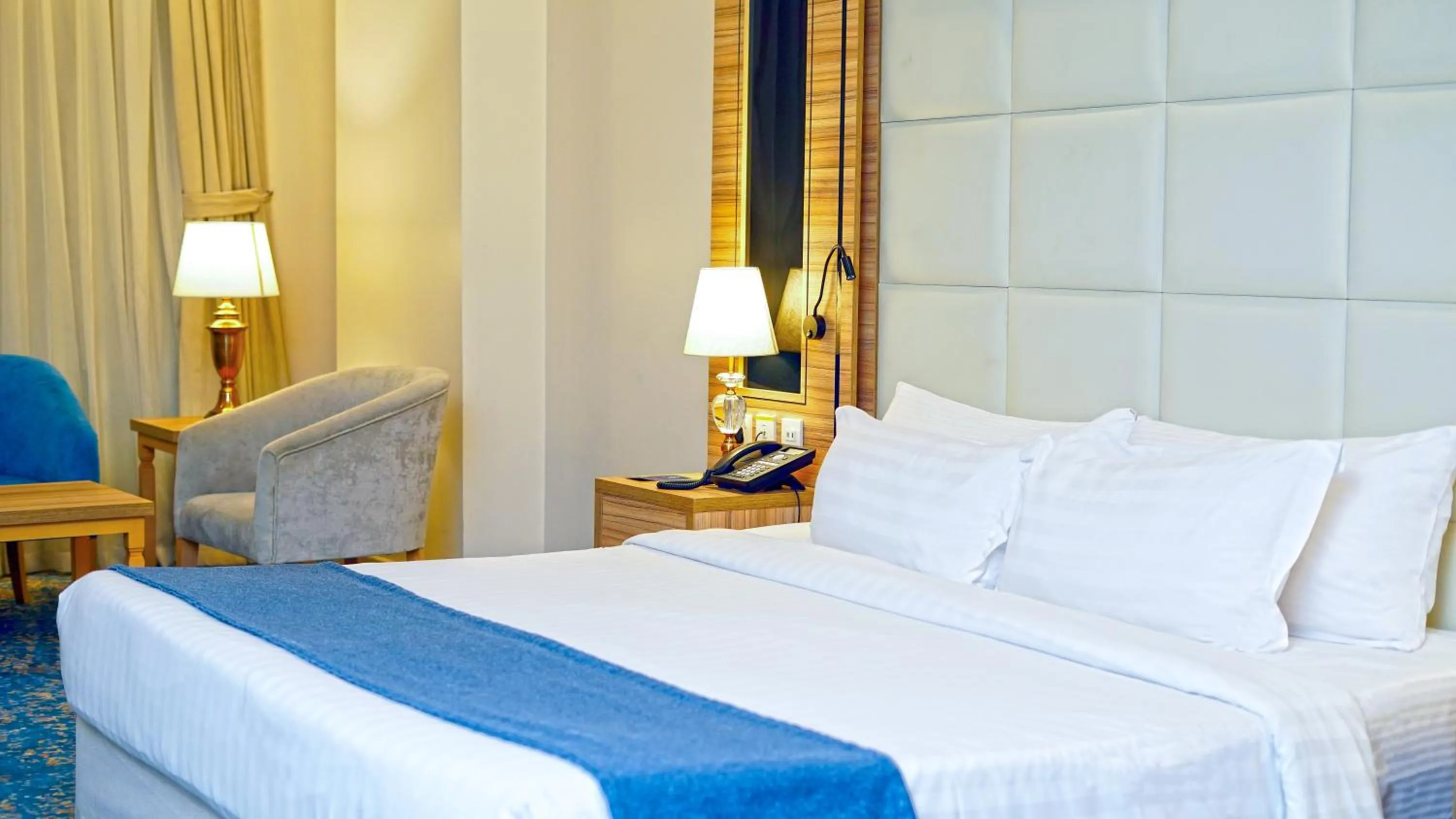 Bed in Casa Diora Hotel Al Naseem