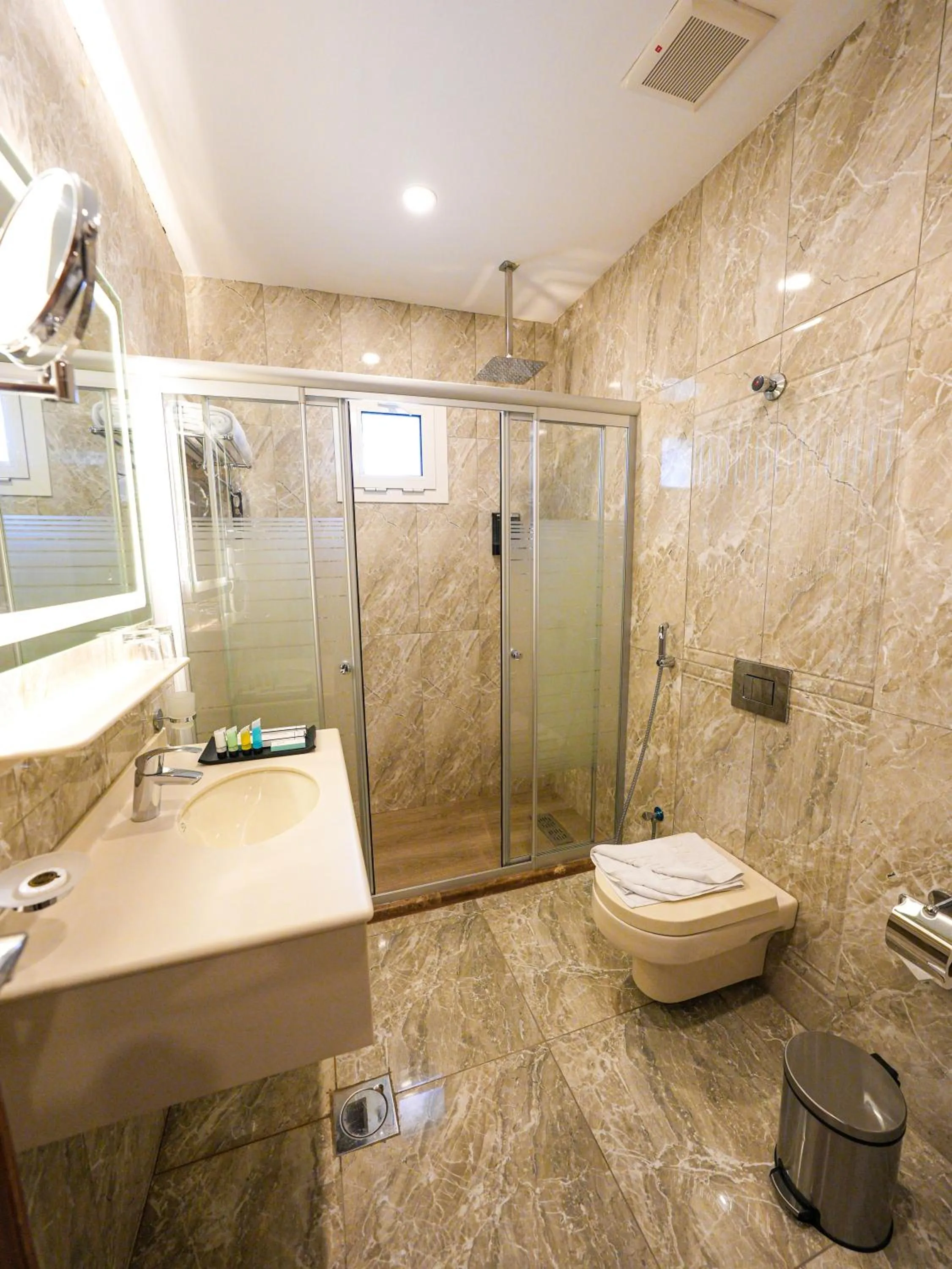 Bathroom in Casa Diora Hotel Al Naseem