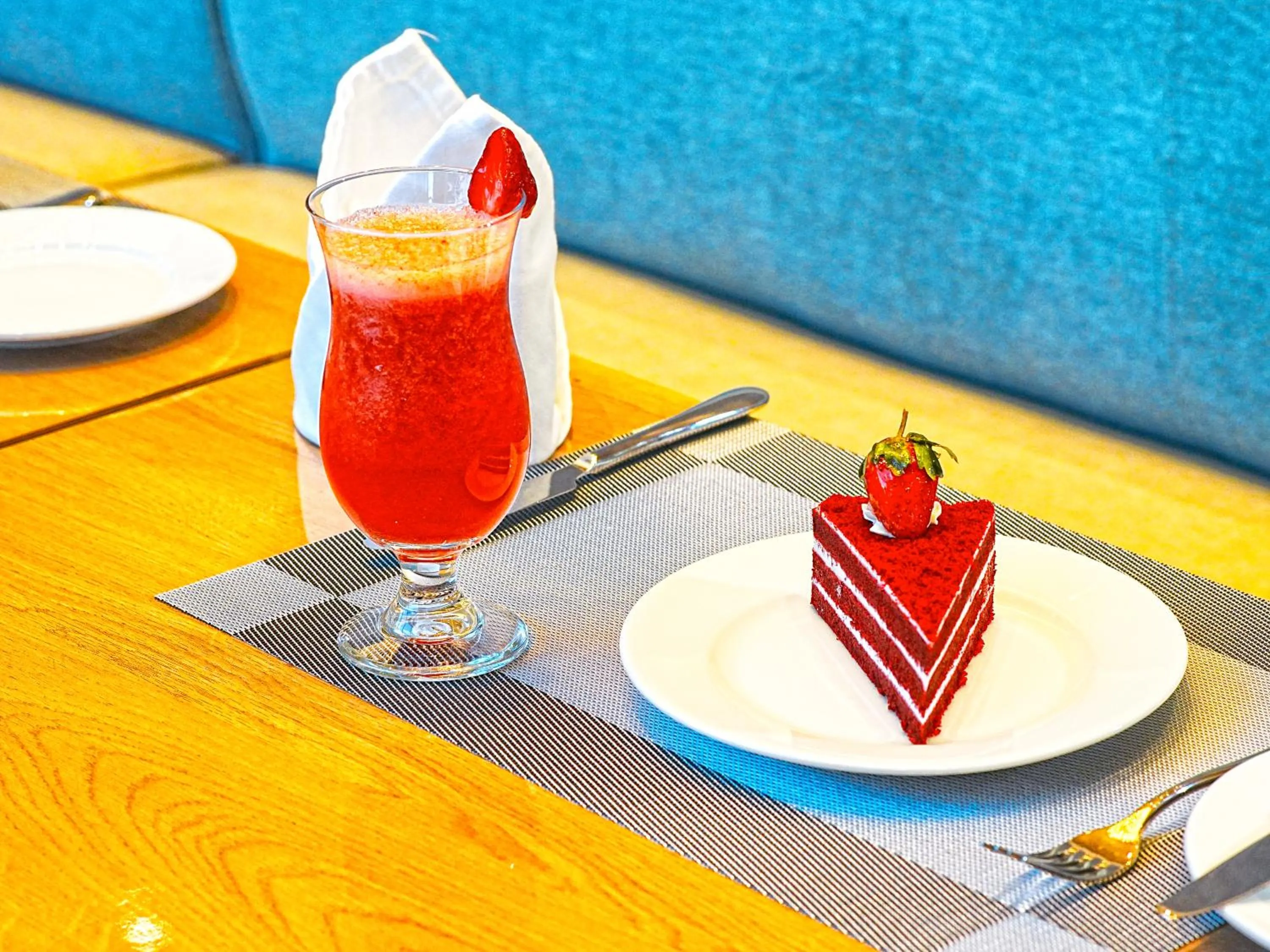 Food and drinks in Casa Diora Hotel Al Naseem