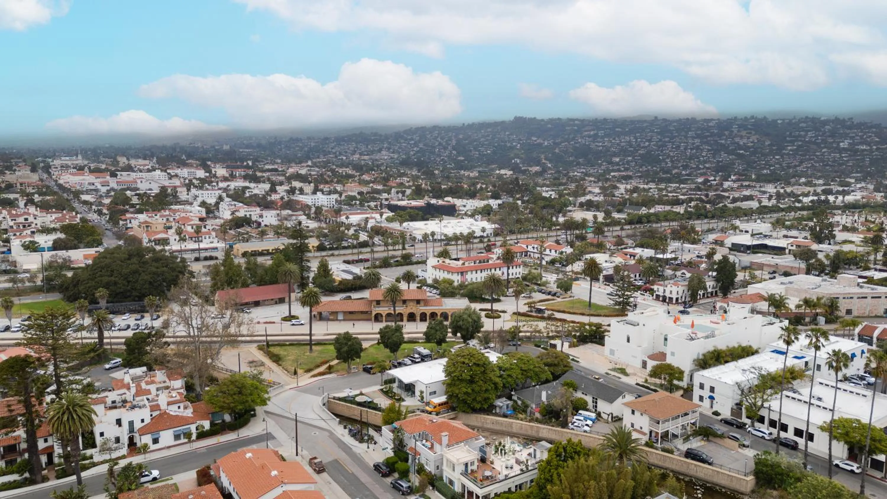 Location in ITH Santa Barbara Surf Hostel