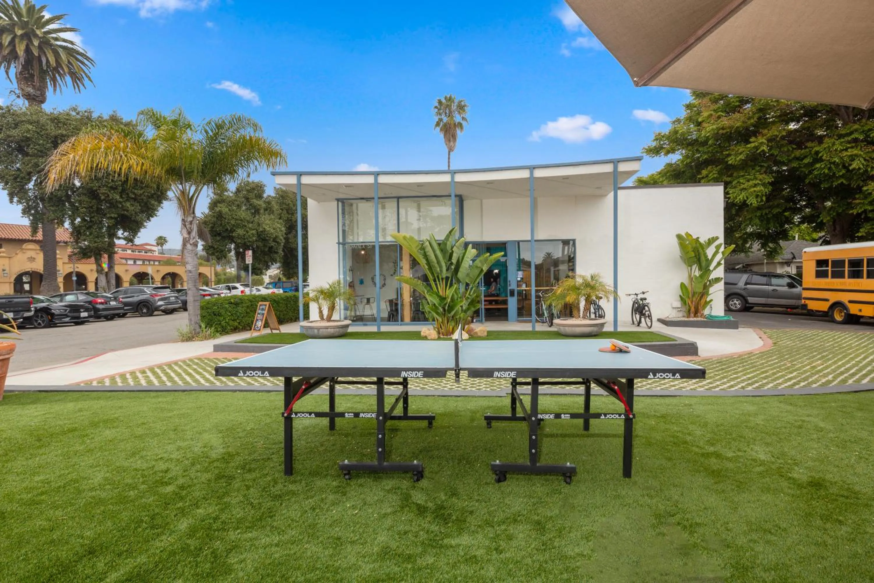 Patio in ITH Santa Barbara Surf Hostel