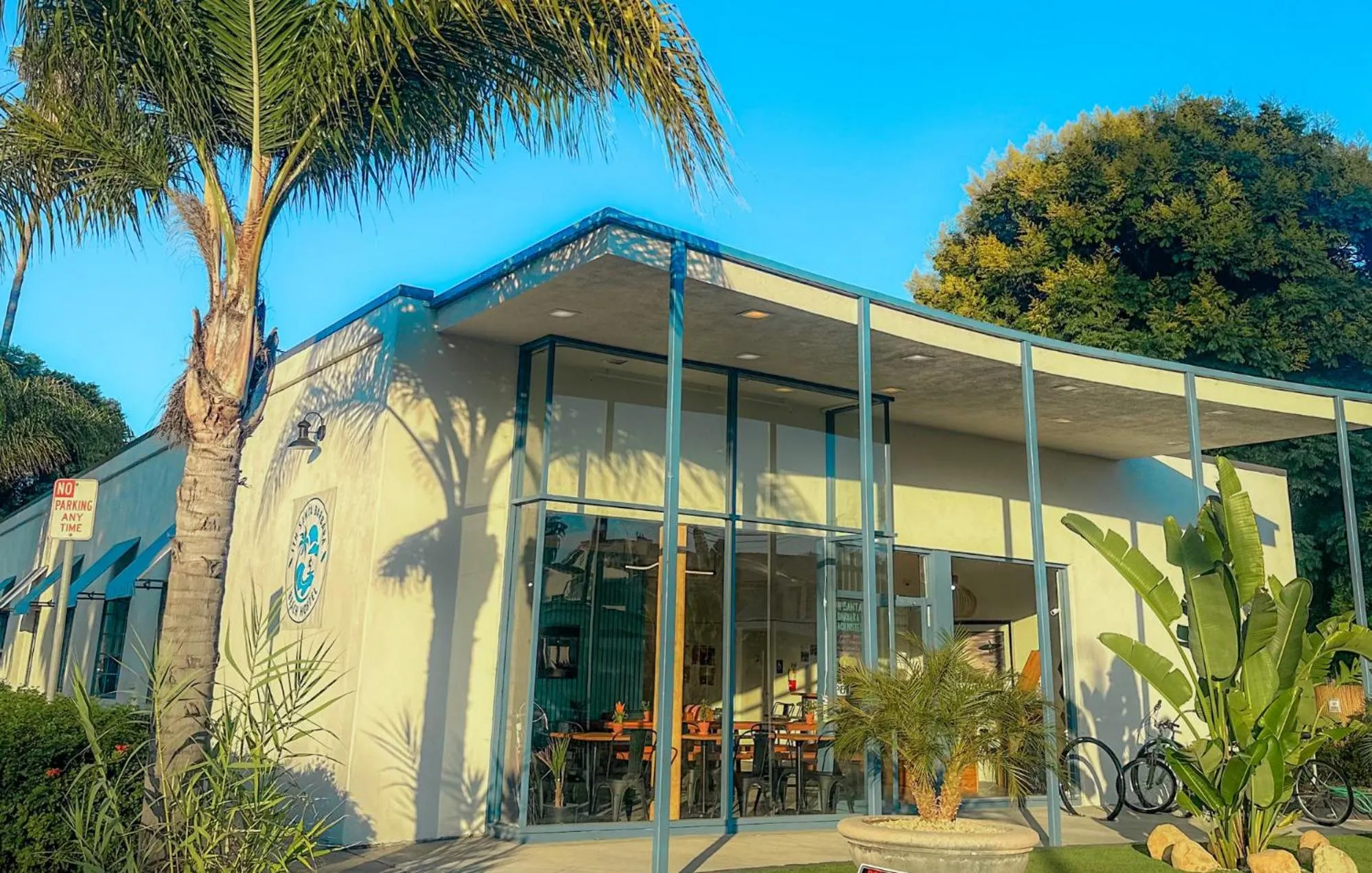 Property building in ITH Santa Barbara Surf Hostel