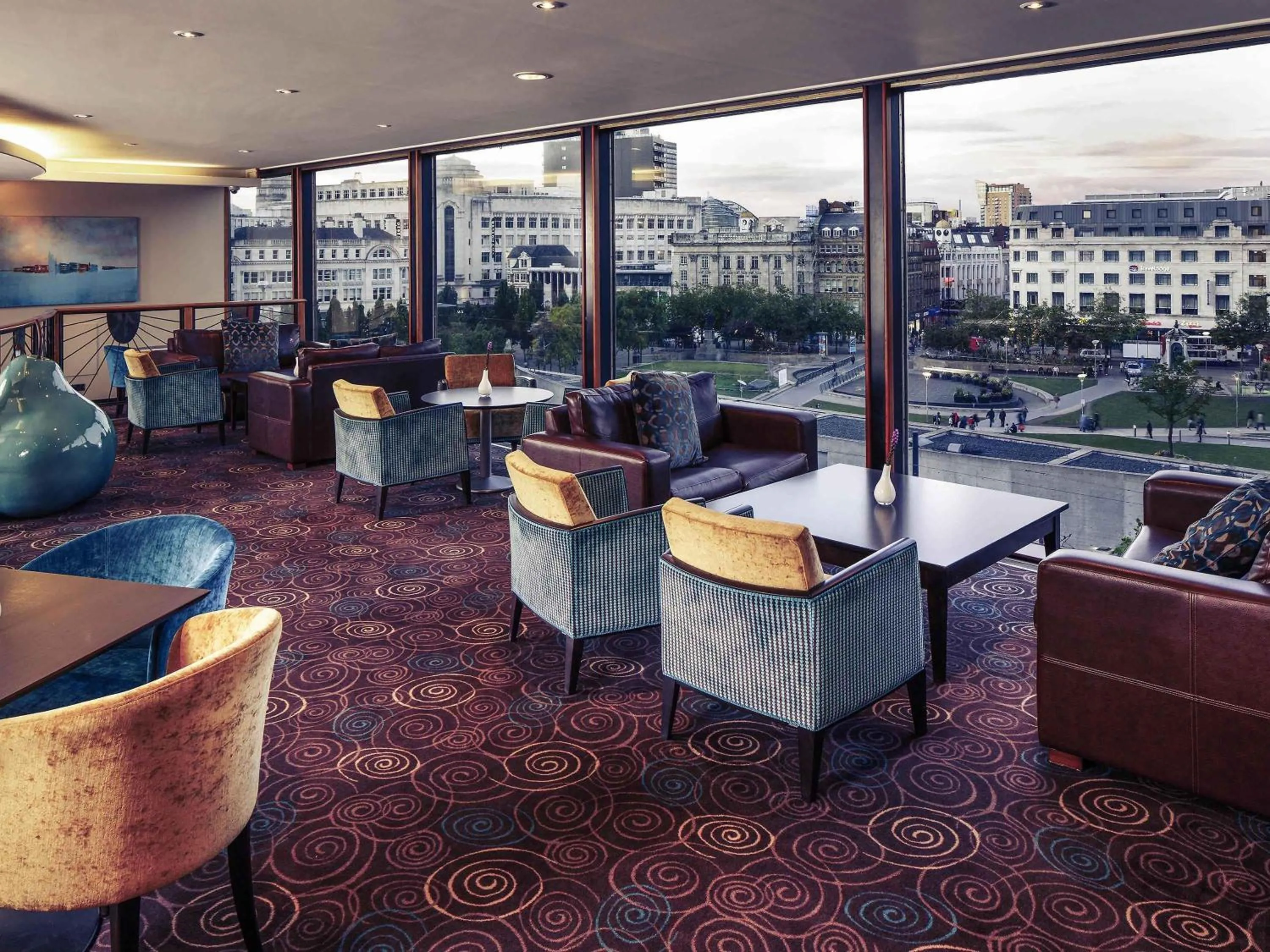 Lounge or bar in Mercure Manchester Piccadilly Hotel