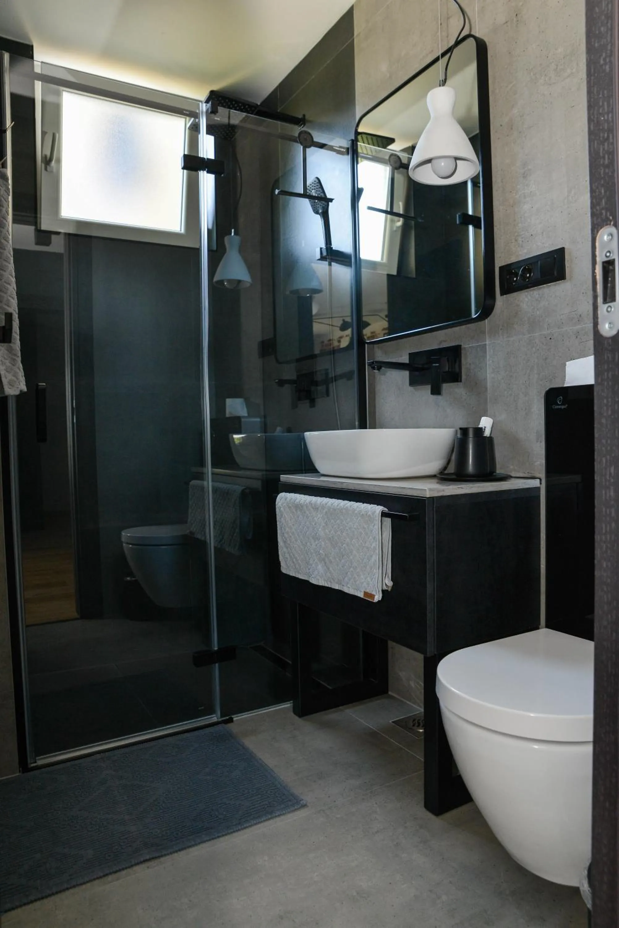 Bathroom in Apartment Black