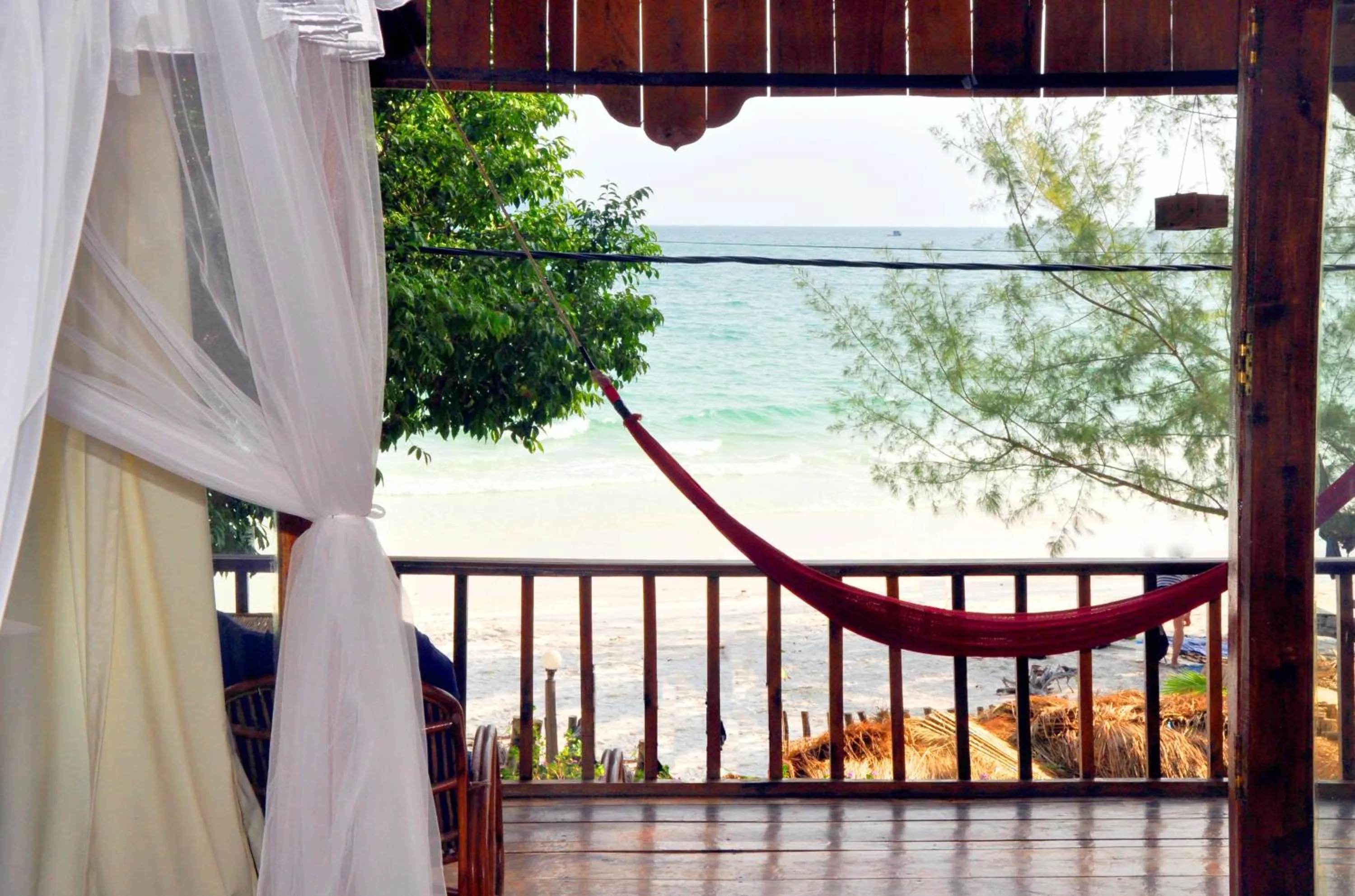 Sea view in White Beach Bungalows