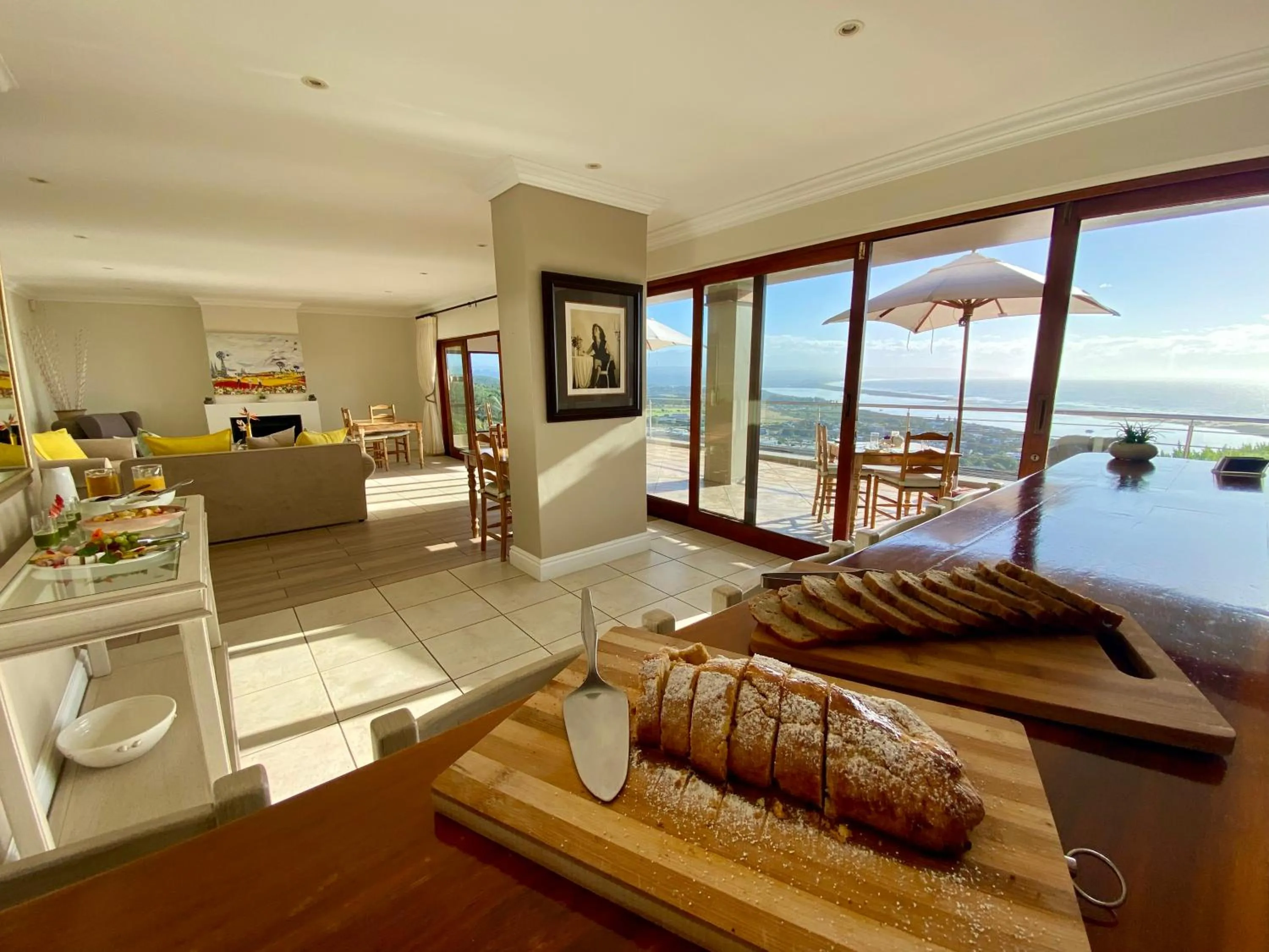 Living room in La Vista Lodge