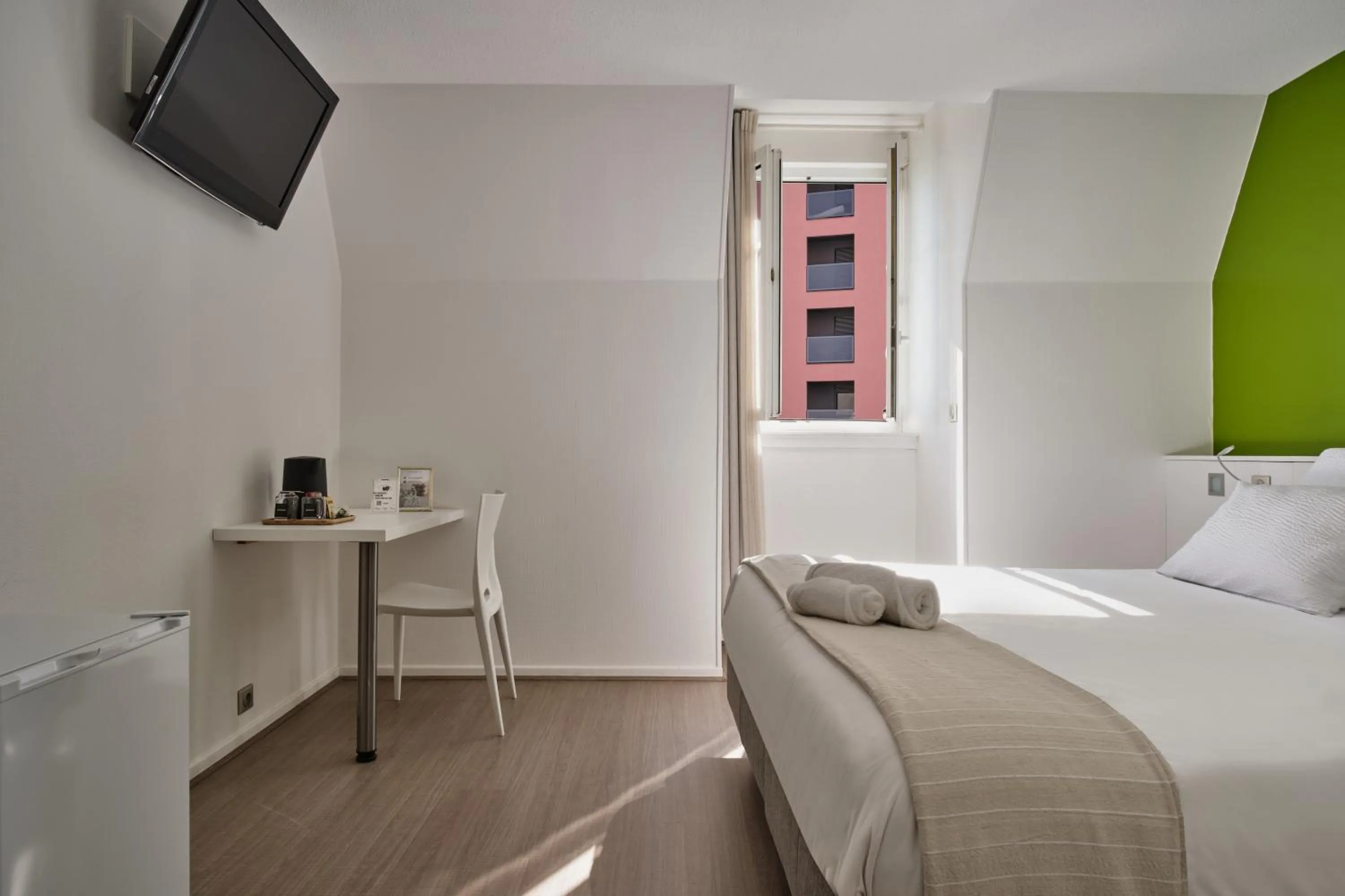 Bedroom, Bed in The Originals City, Hôtel Quai33, Saint-Etienne - Gare Chateaucreux