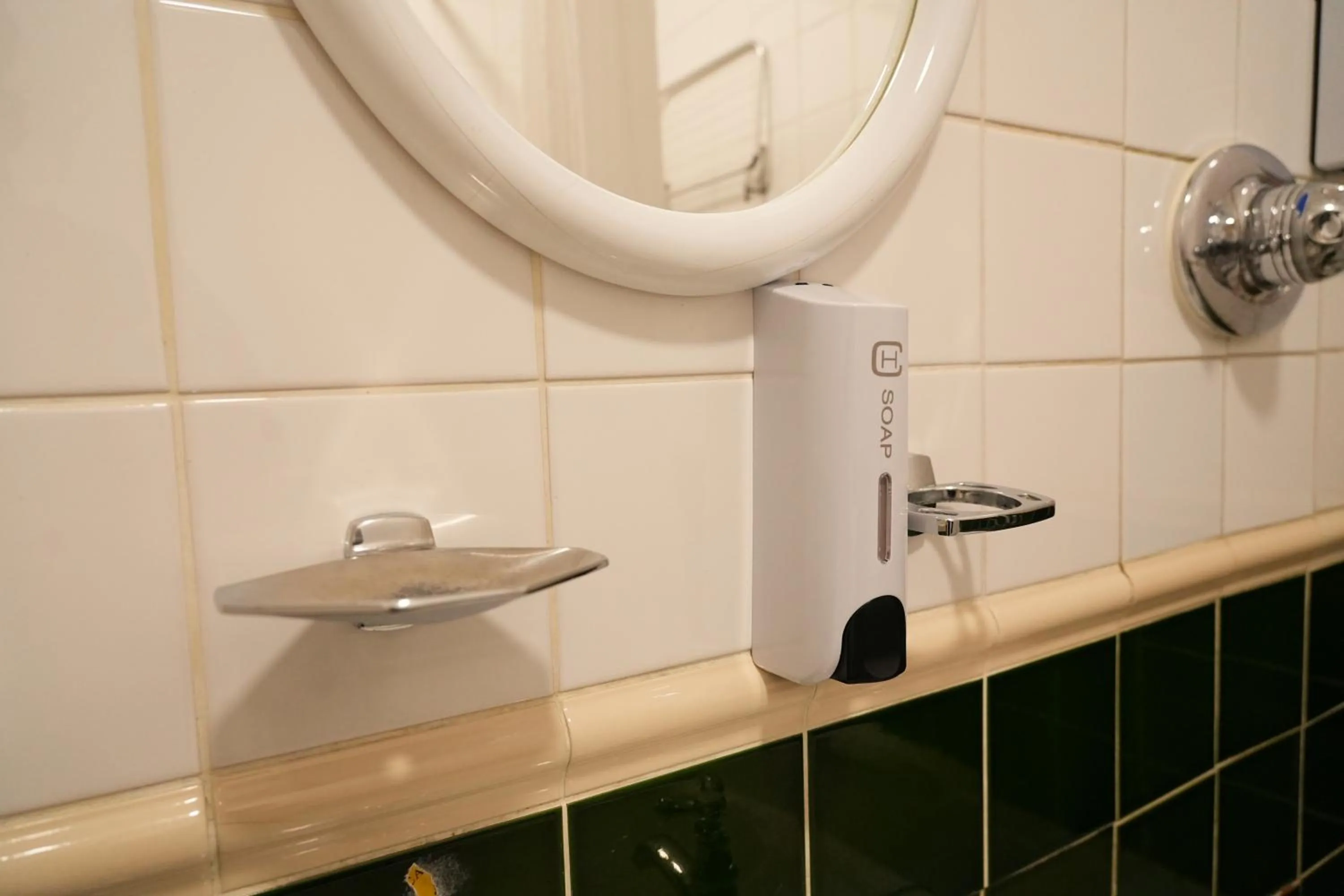 Bathroom in The Continental Hotel, Derby