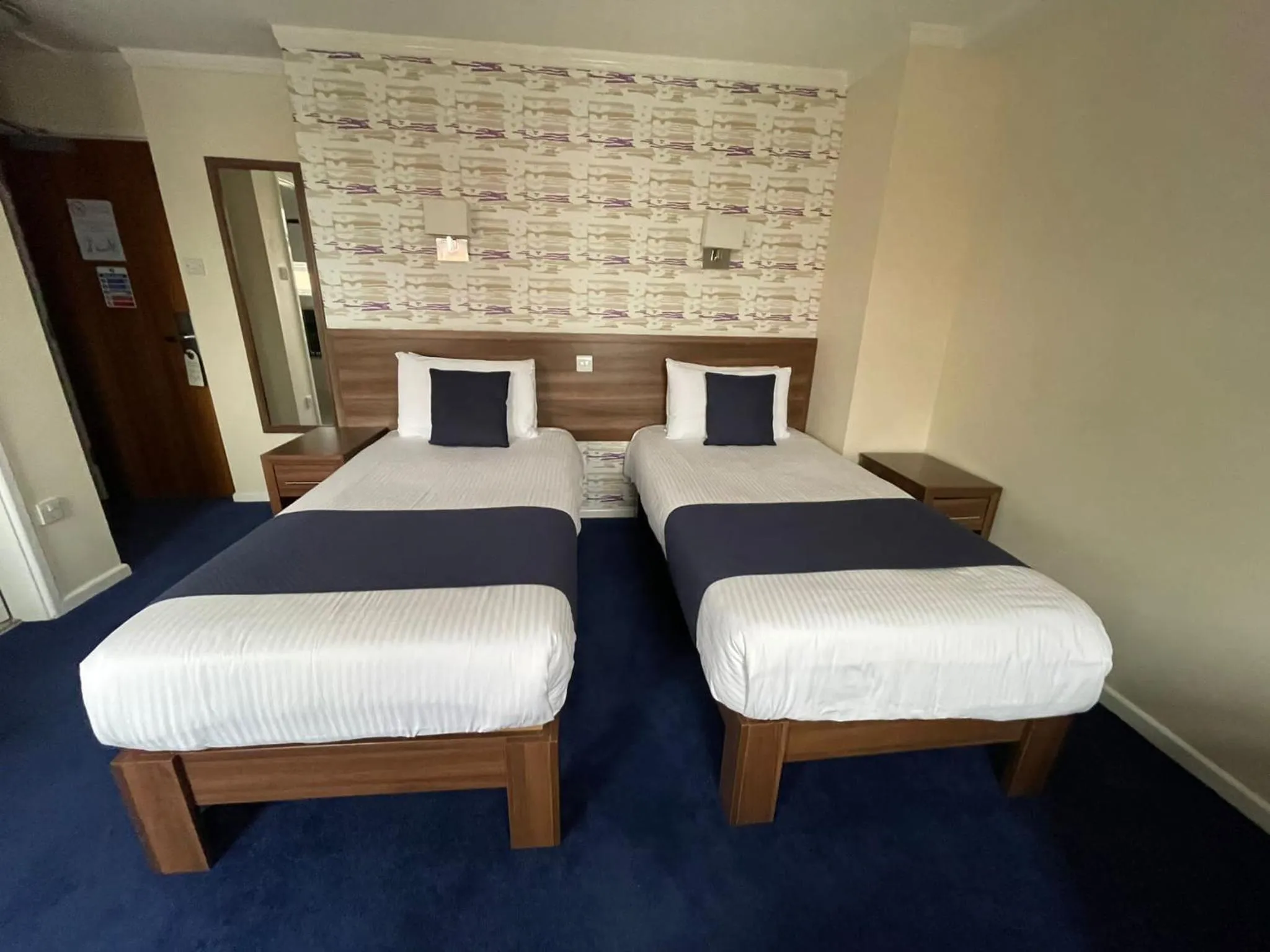 Bedroom, Bed in The Continental Hotel, Derby