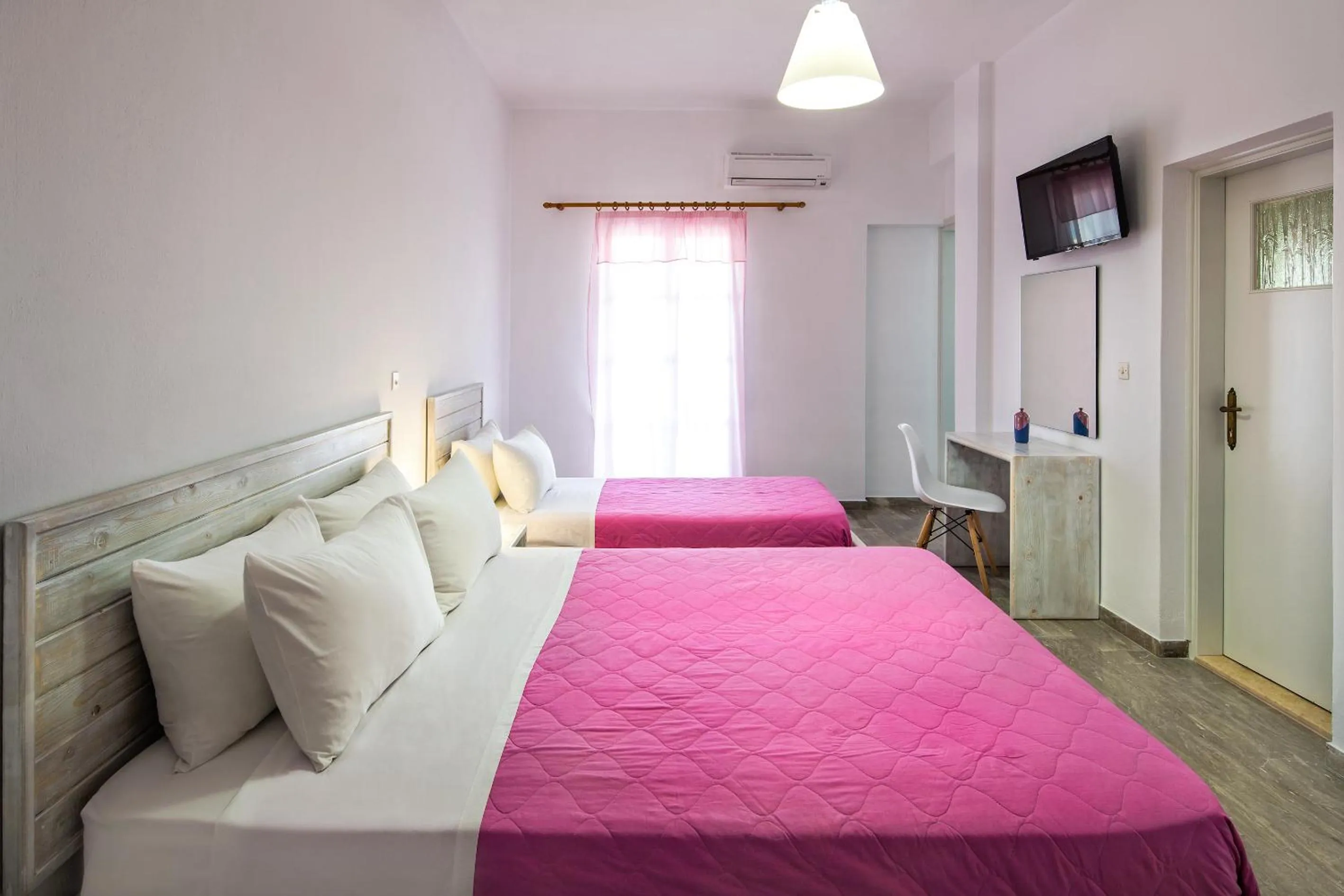 Kitchen or kitchenette, Bed in Villa Kavallaris & Apartments