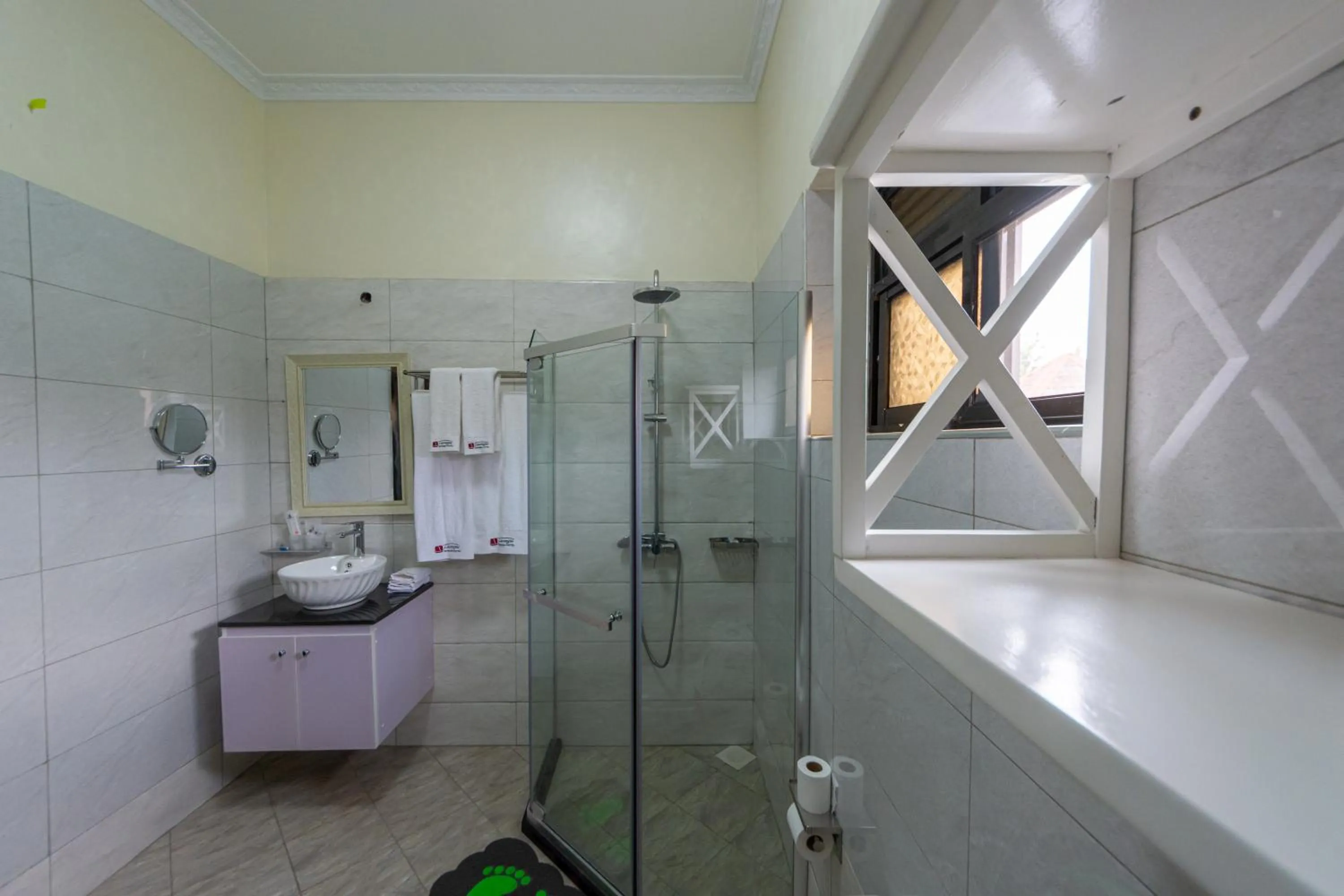 Shower in Las Vegas Garden Hotel Mbarara