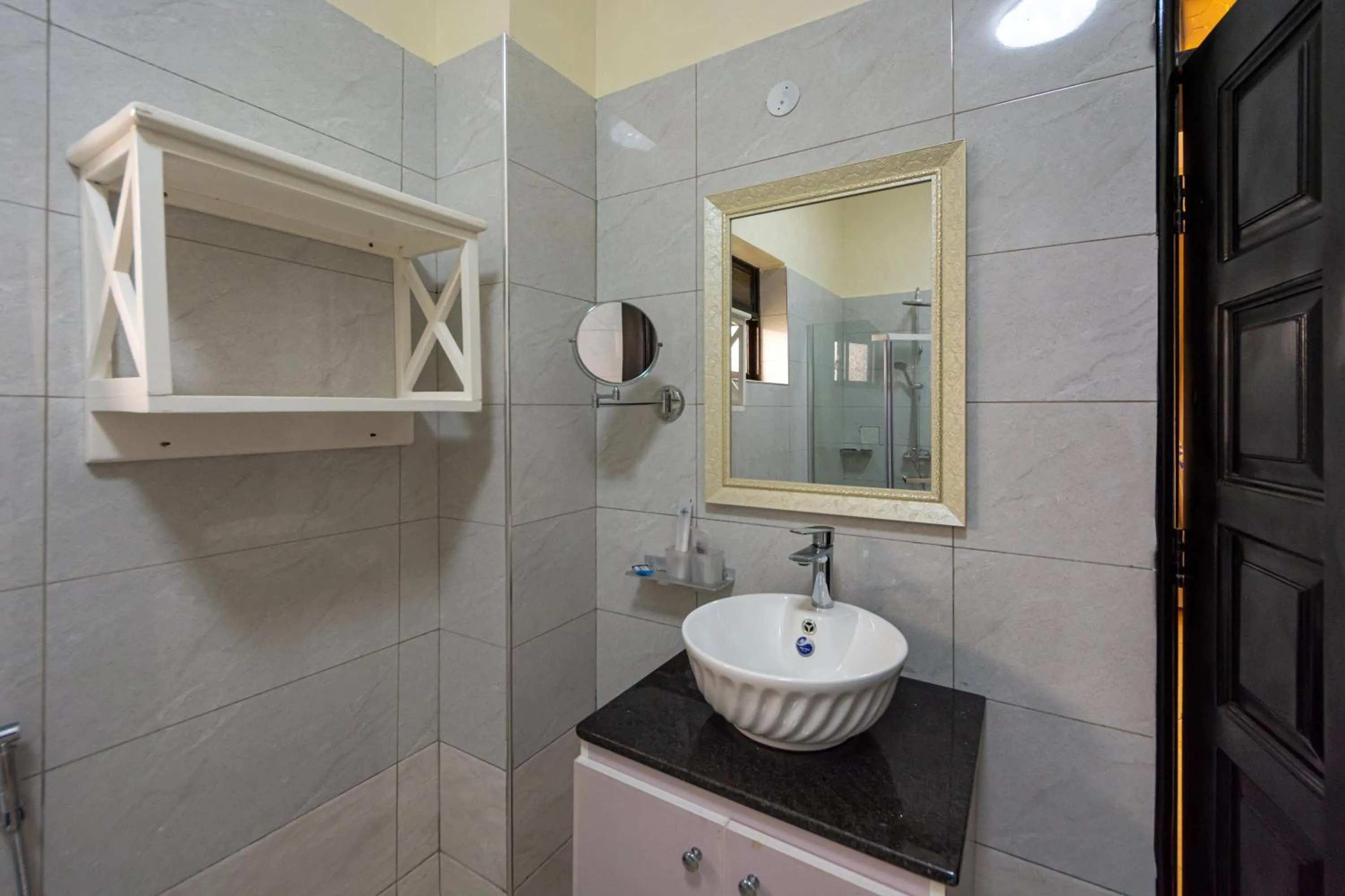 Bathroom in Las Vegas Garden Hotel Mbarara