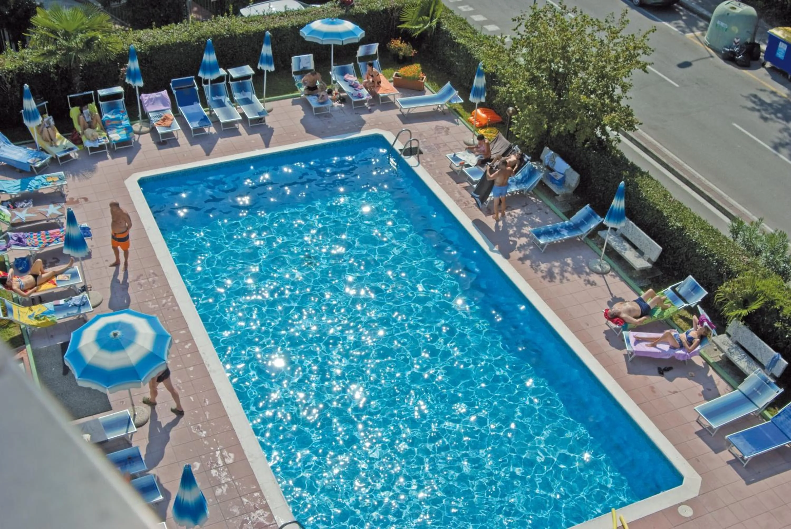 Day in Hotel Old River