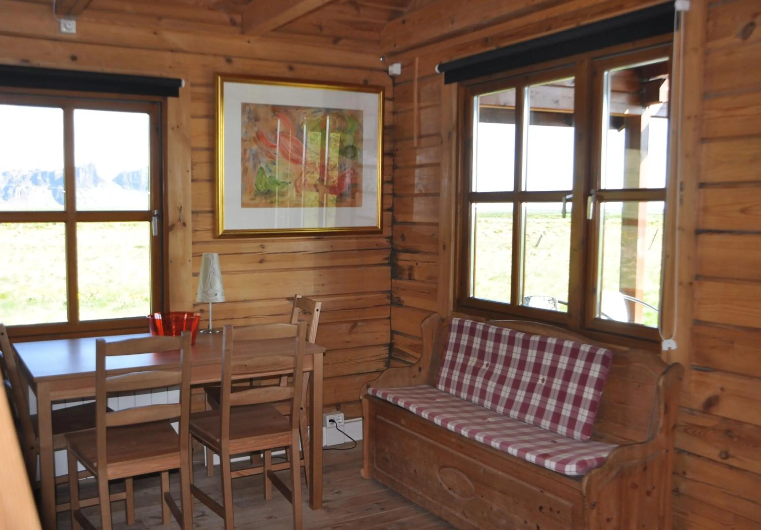 Dining area in North Star Cottage