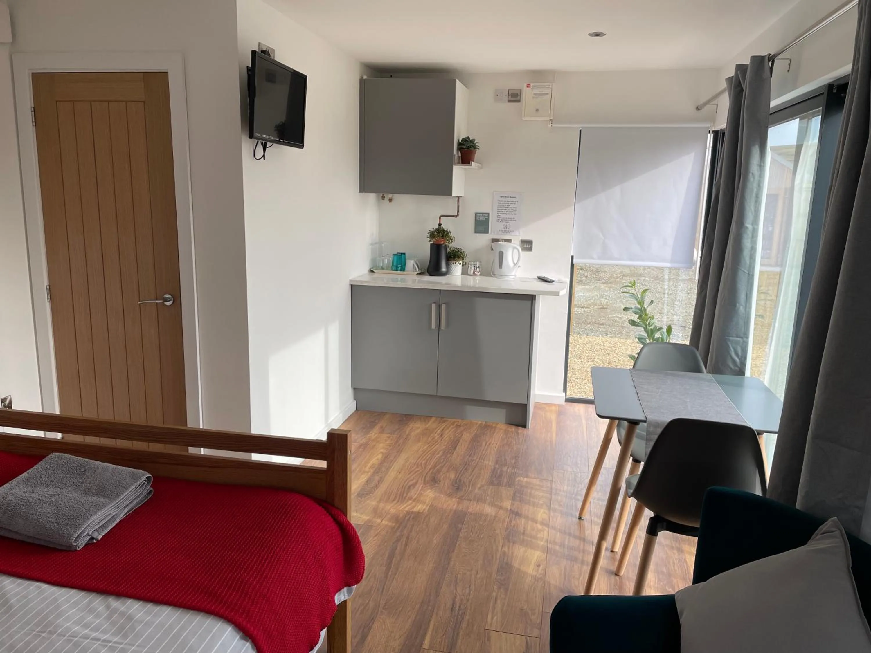 Kitchen or kitchenette, Bed in Rossendale Holiday Cottages & Spa