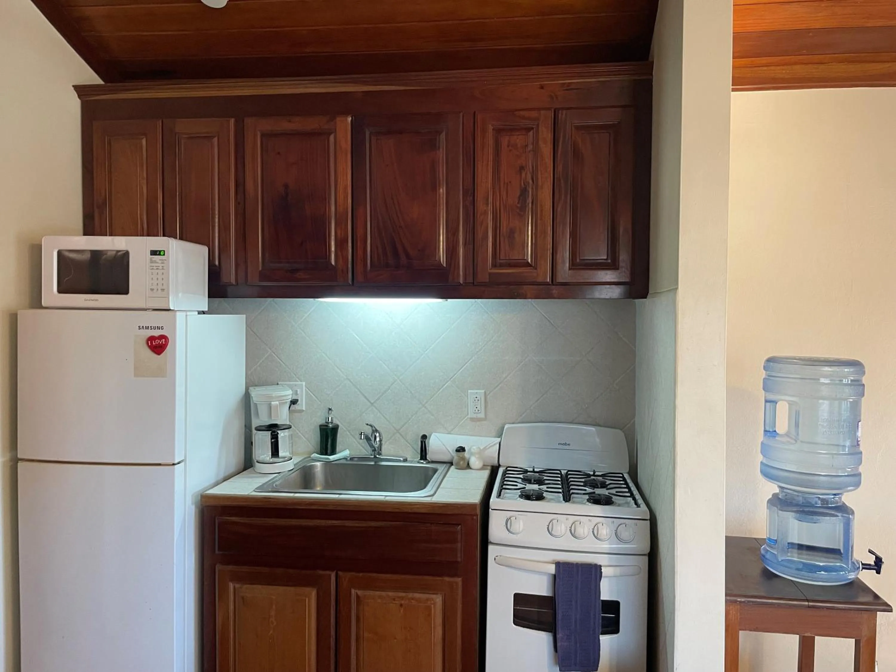 Kitchen or kitchenette in Isla Bonita Yacht Club