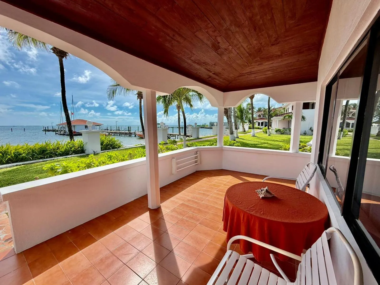 Balcony/Terrace in Isla Bonita Yacht Club