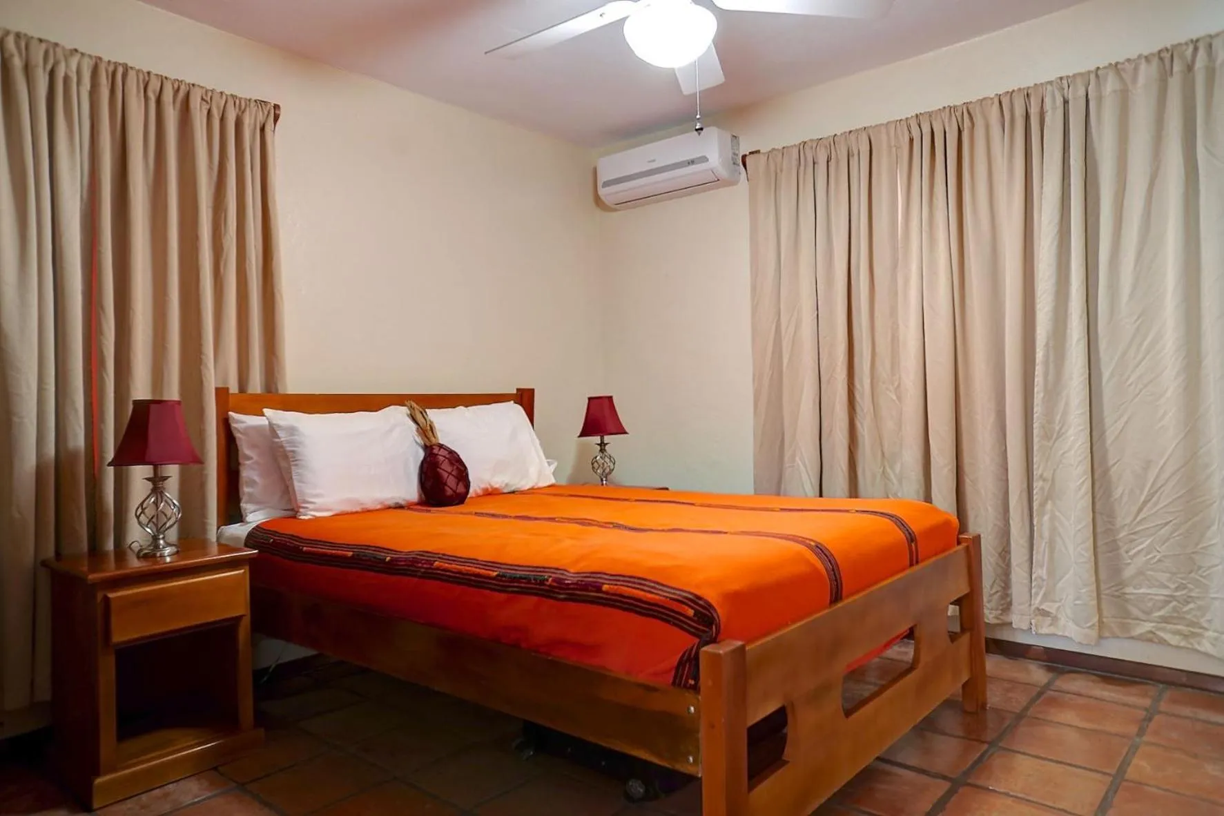 Bedroom, Bed in Isla Bonita Yacht Club