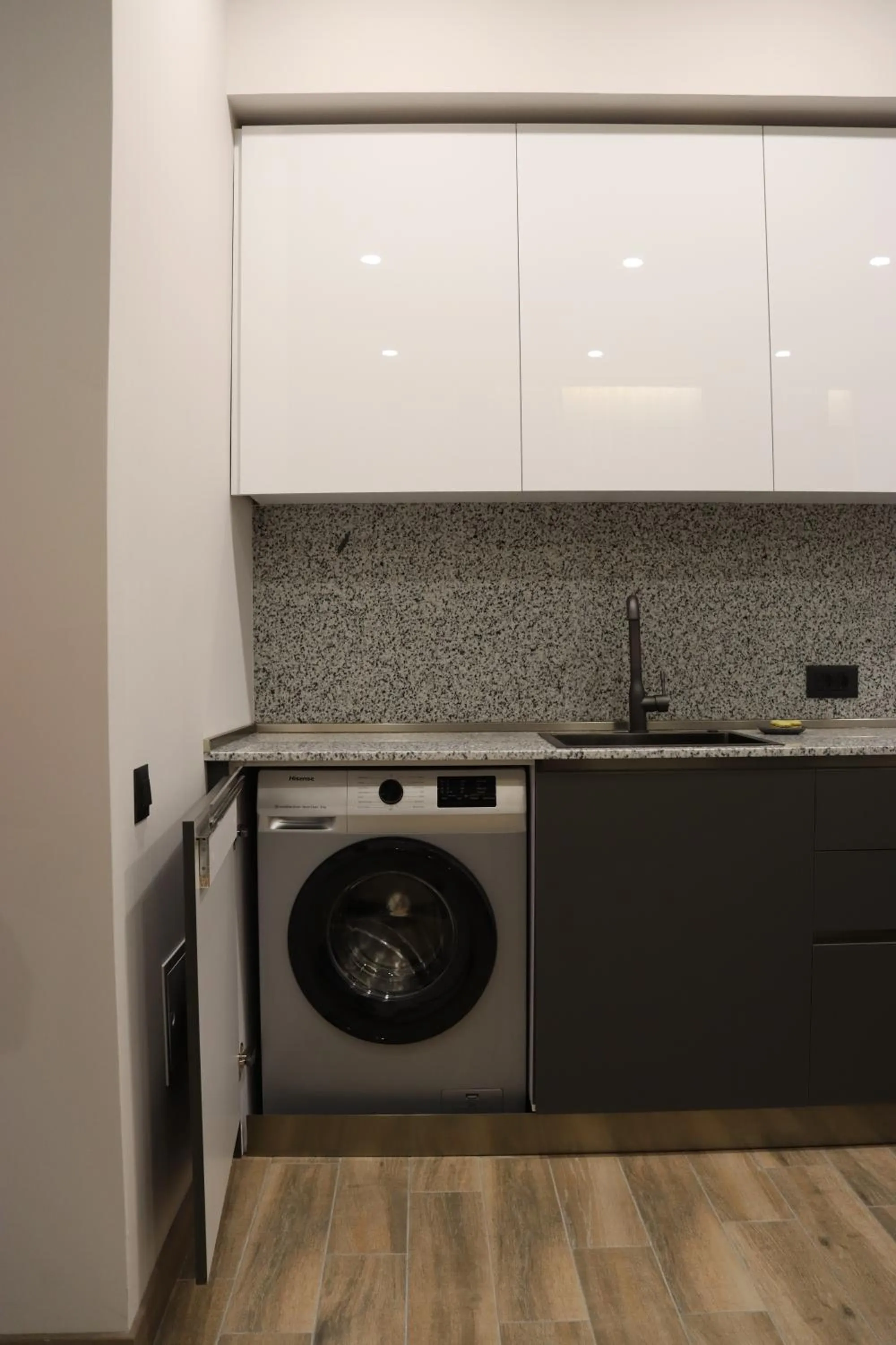 Kitchen or kitchenette in Orion ApartHotel