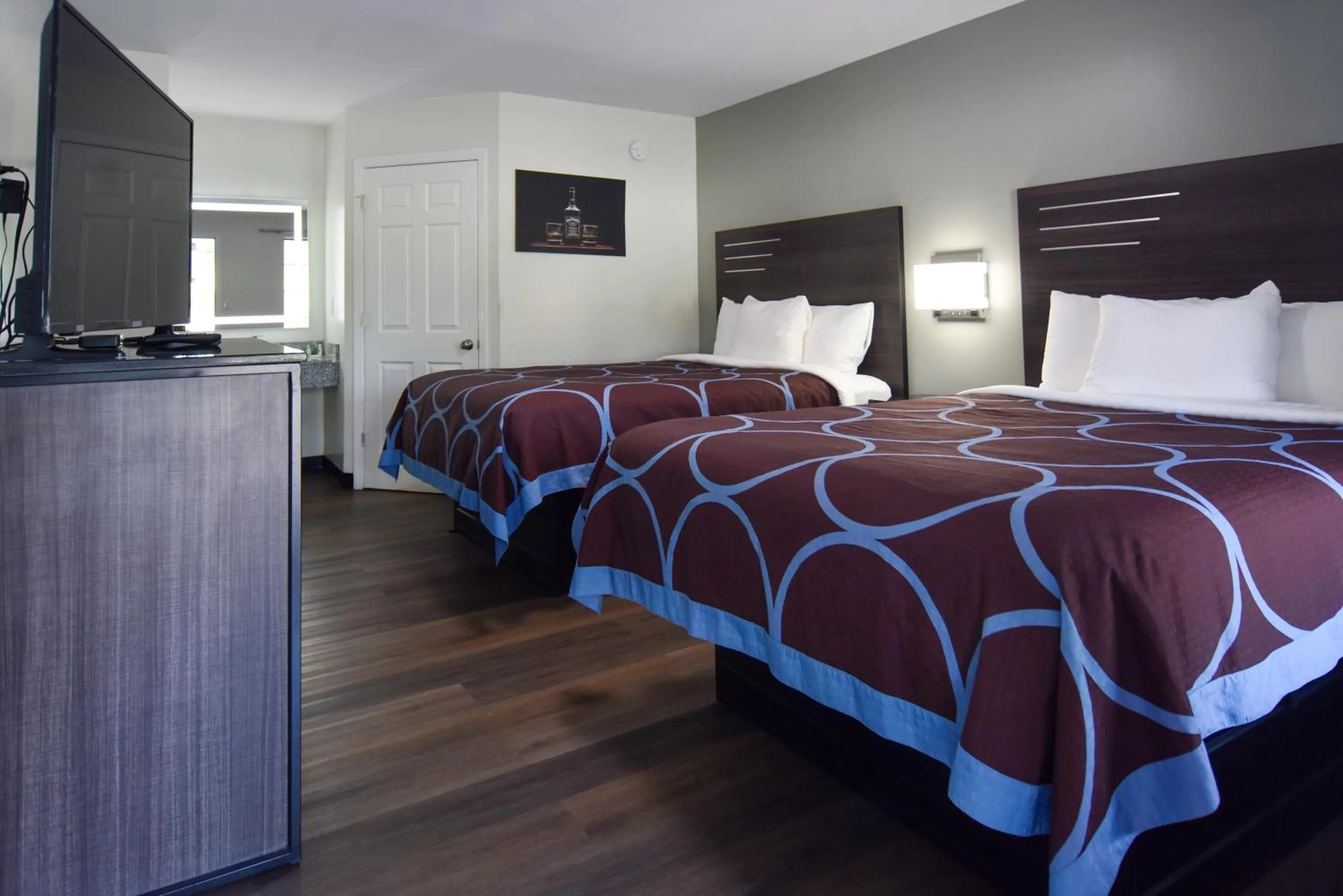 Bedroom, Bed in Lynchburg Country Inn