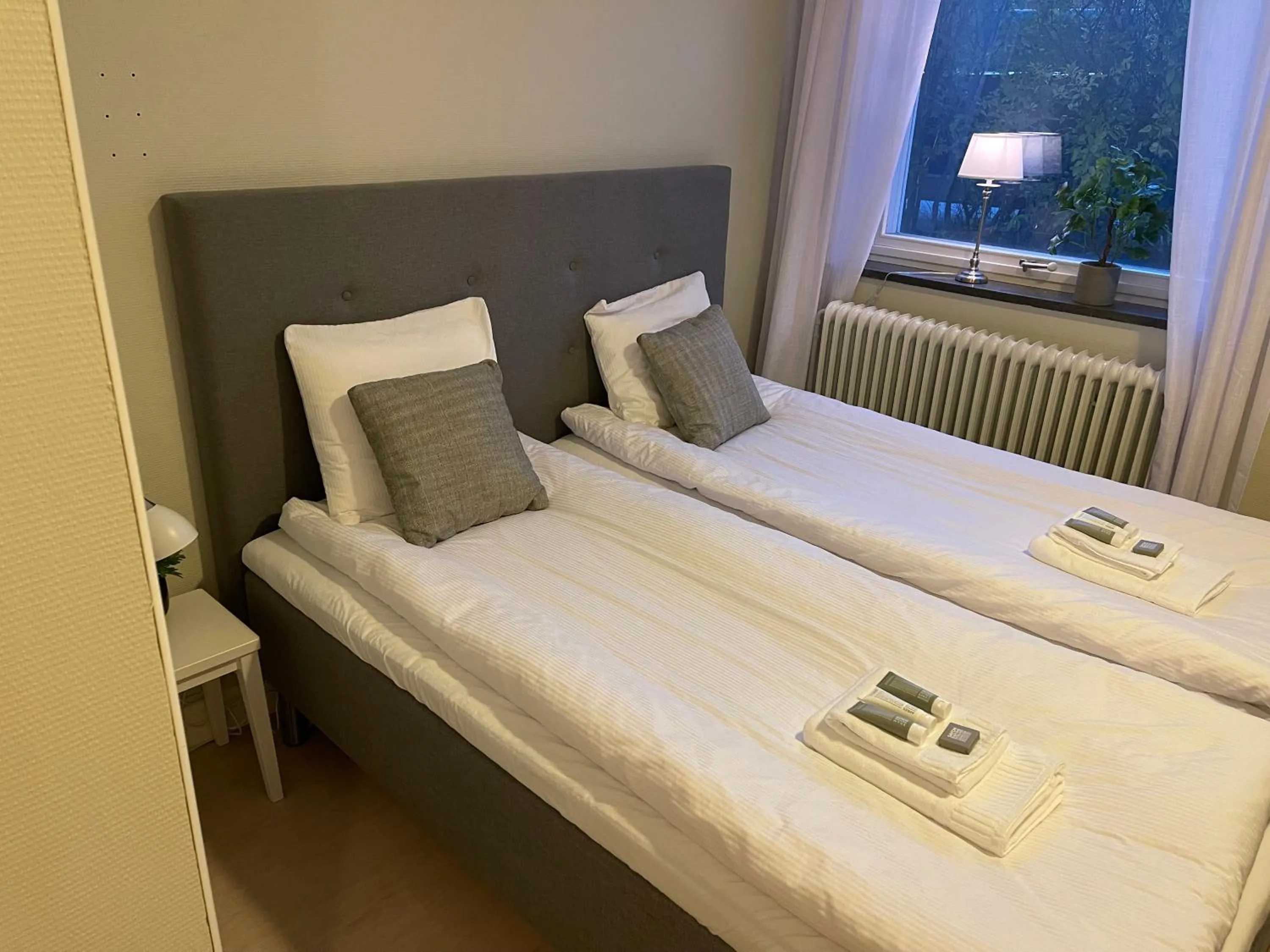 Bed in Hotell Luspen