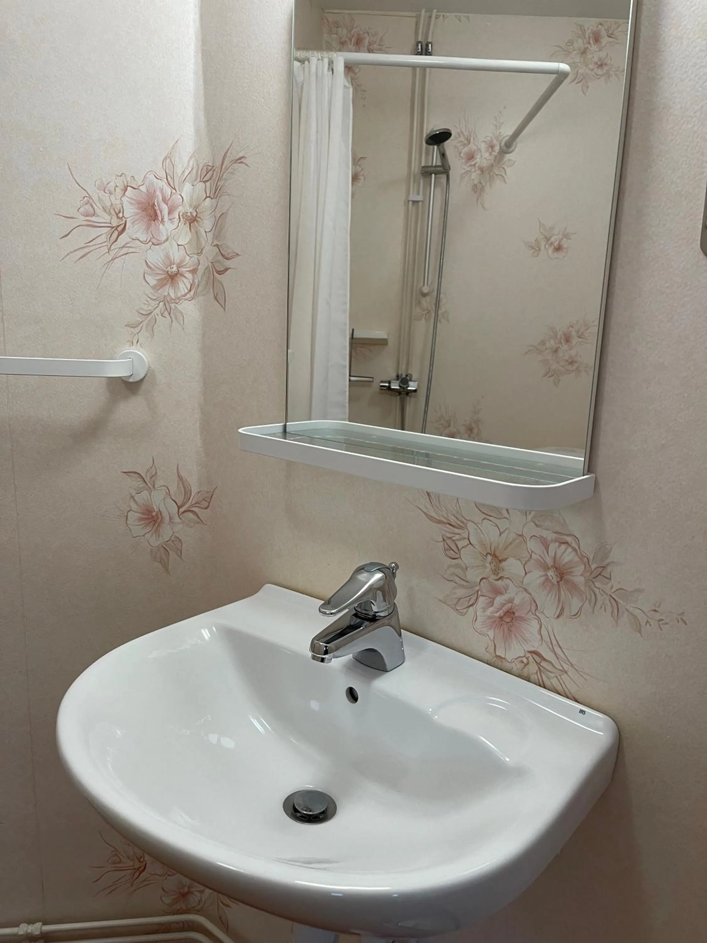 Bathroom in Hotell Luspen