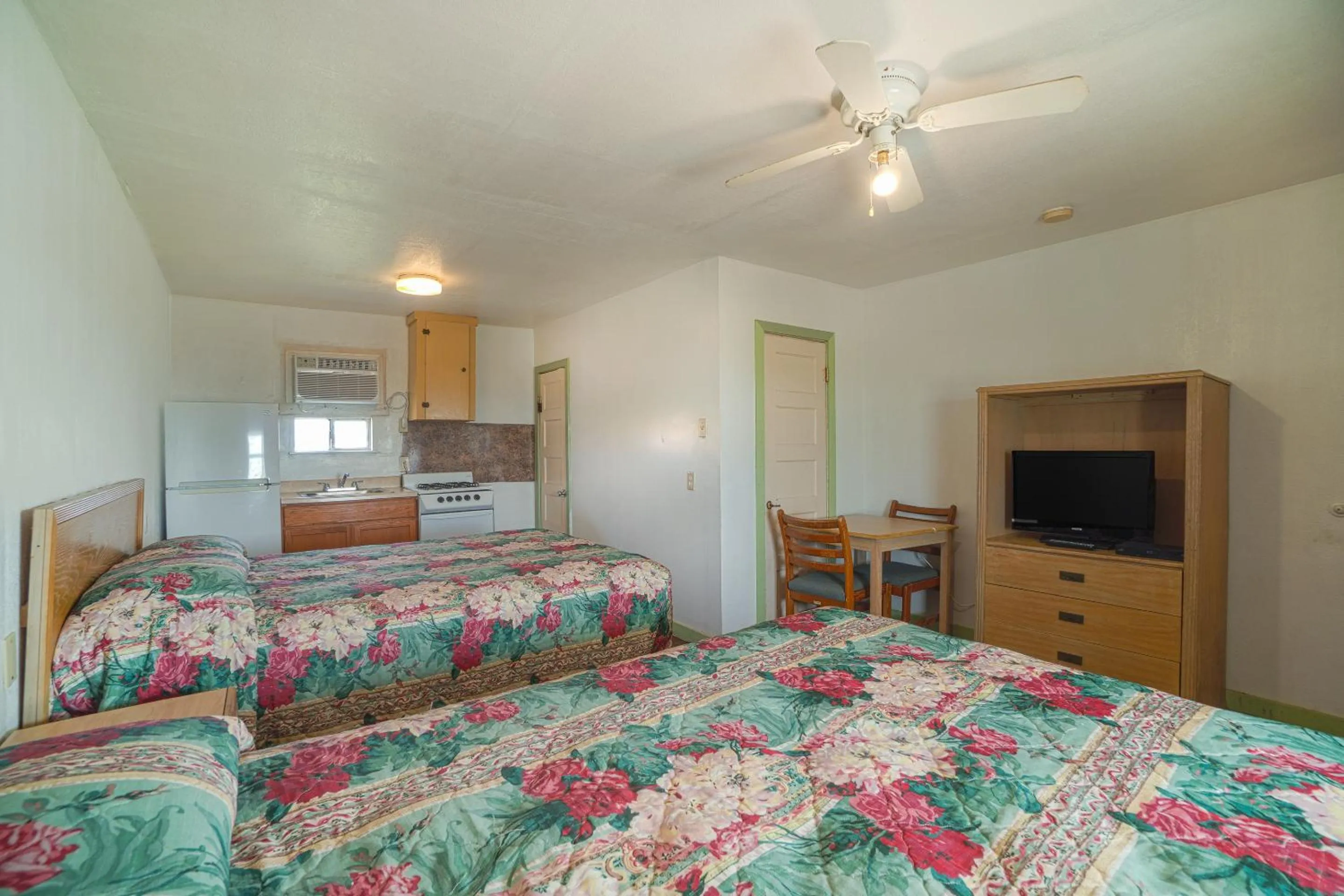 Bedroom, Bed in Budget Inn By OYO Corpus Christi Beach