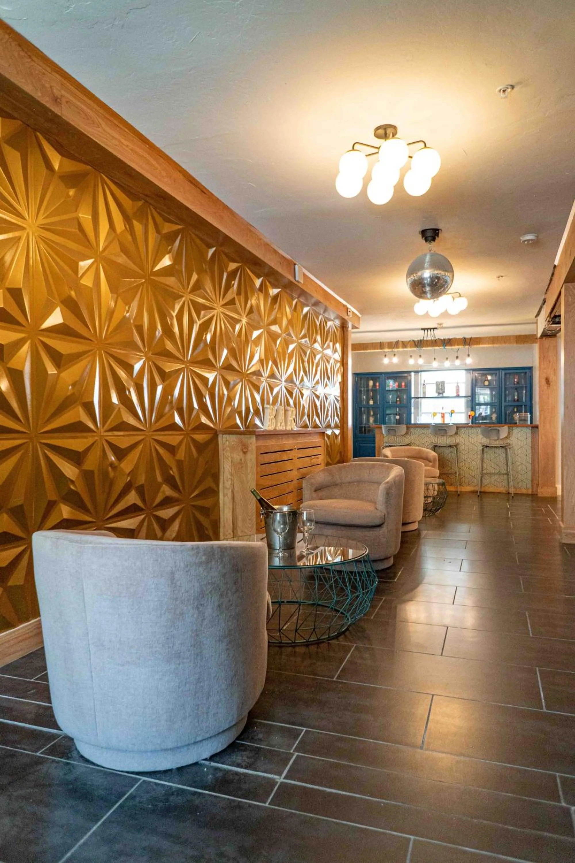 Living room in Beds n' Drinks