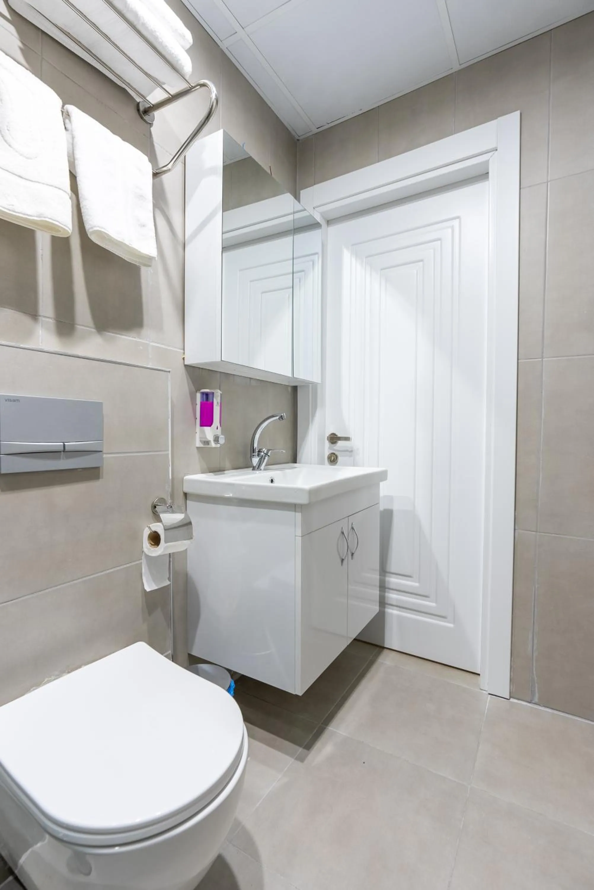 Shower in WP White Palace Hotel