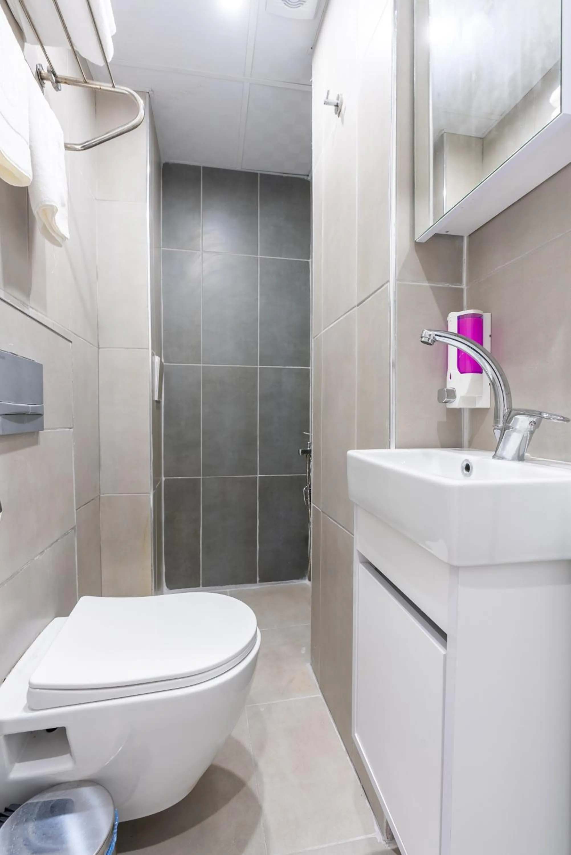 Shower in WP White Palace Hotel