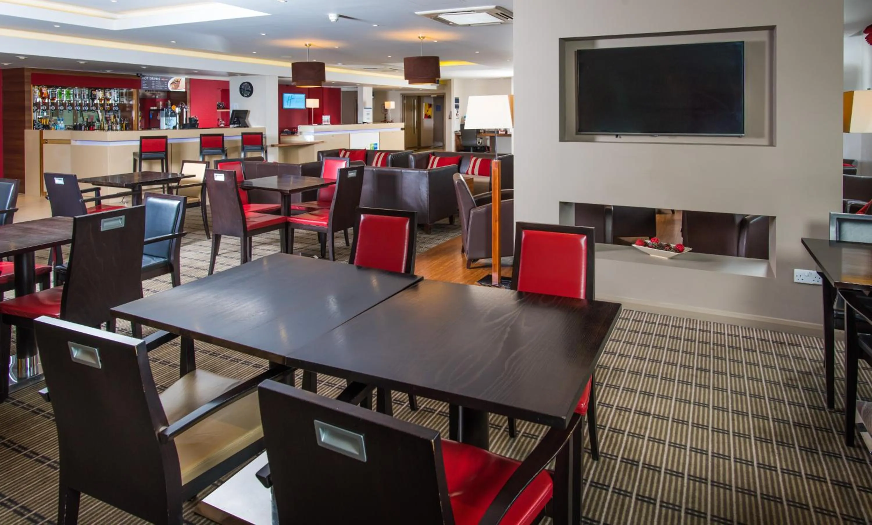 Restaurant/places to eat in Holiday Inn Express Derby Pride Park by IHG