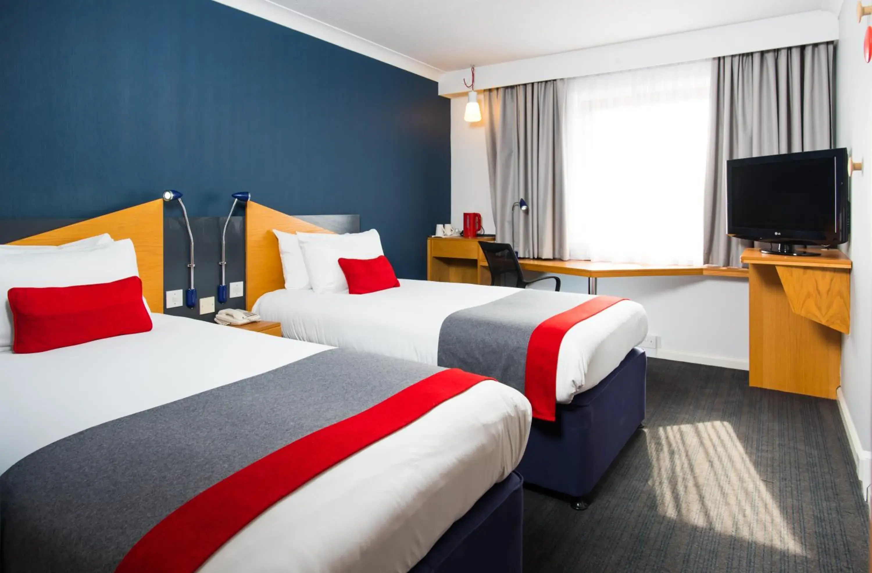 Standard Twin Room with Free Hot Breakfast in Holiday Inn Express Derby Pride Park by IHG Standard Twin Room with Free Hot Breakfast in Holiday Inn Express Derby Pride Park by IHG