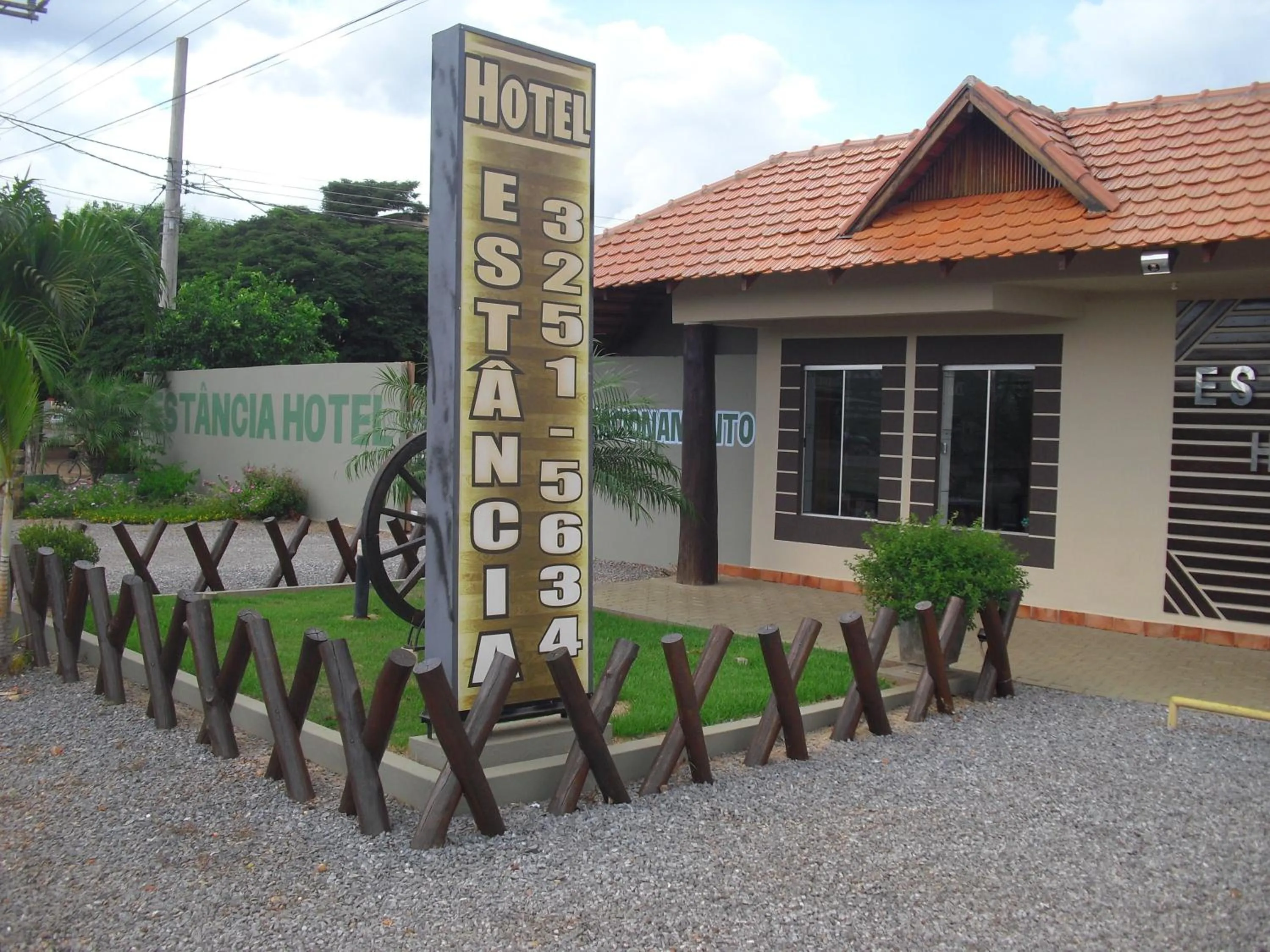 Facade/entrance in Estância Hotel