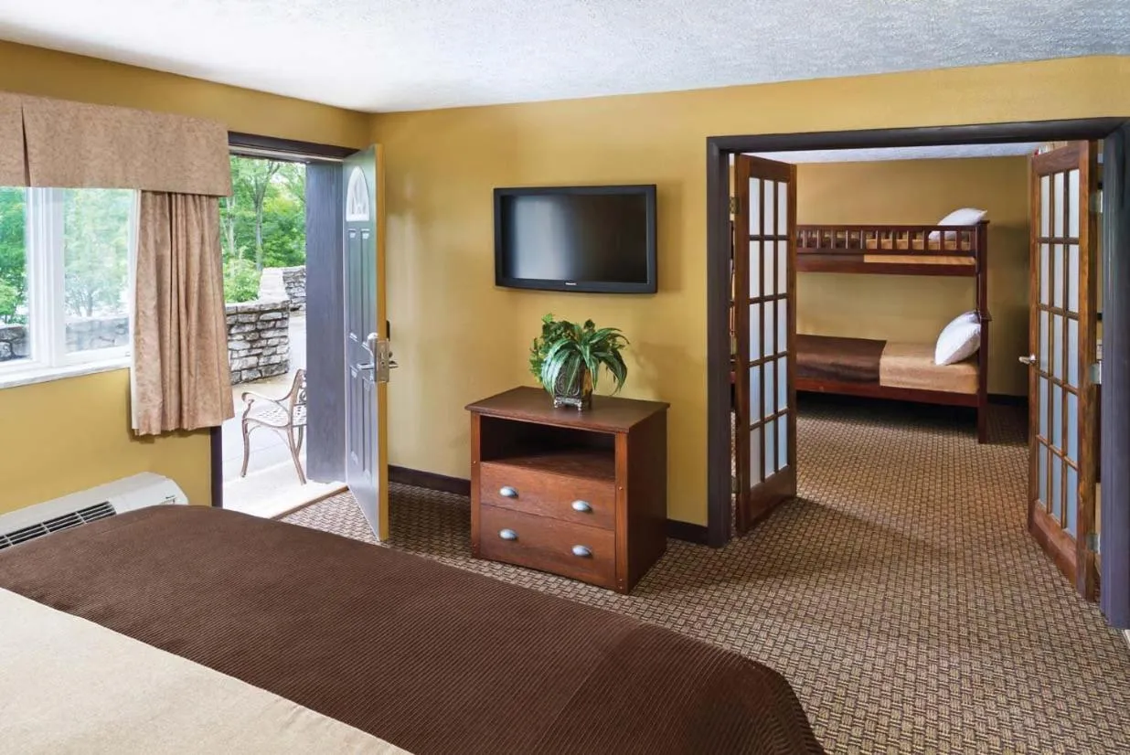 Photo of the whole room, TV/Entertainment Center in Burr Oak Lodge and Conference Center