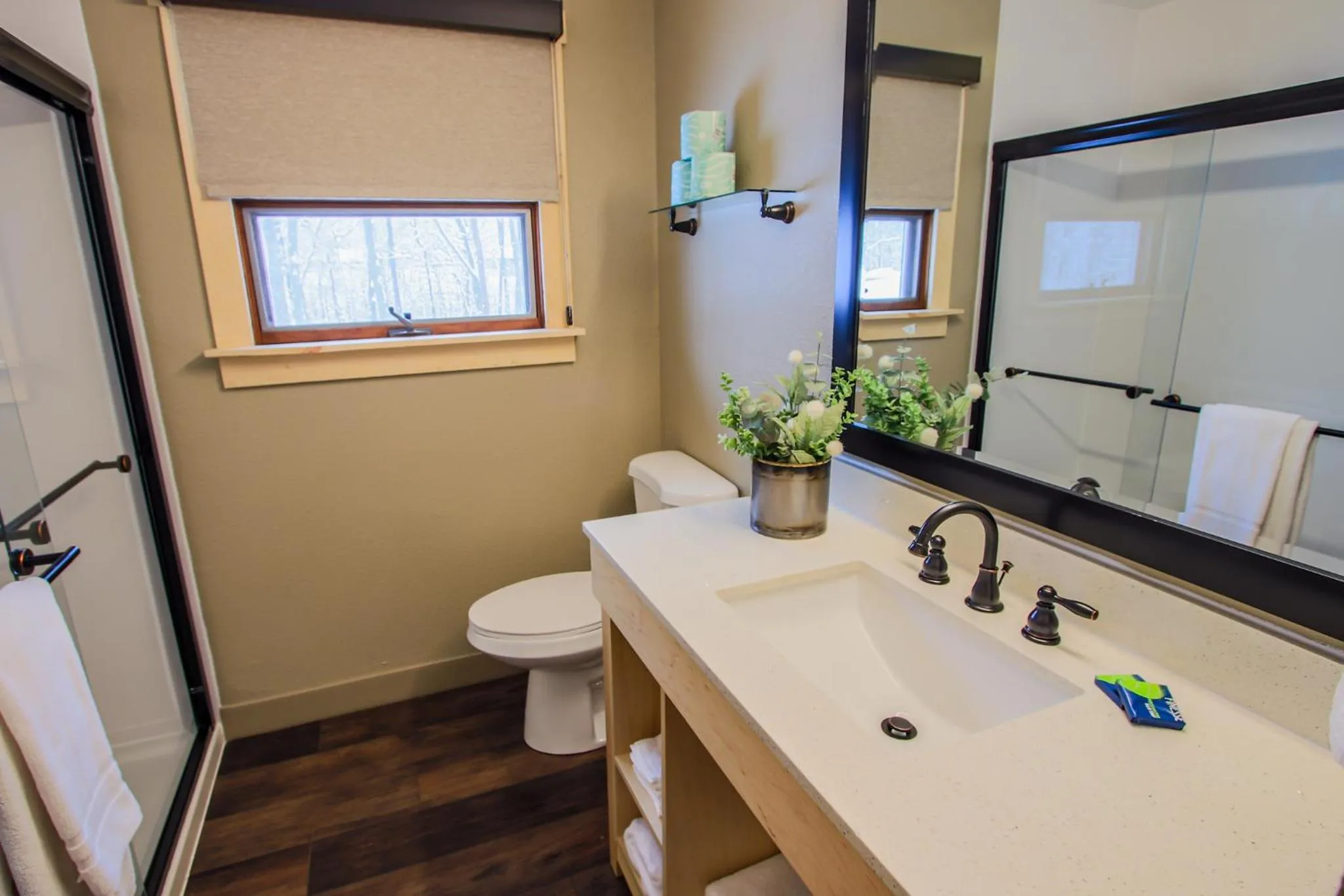 Bathroom in Burr Oak Lodge and Conference Center