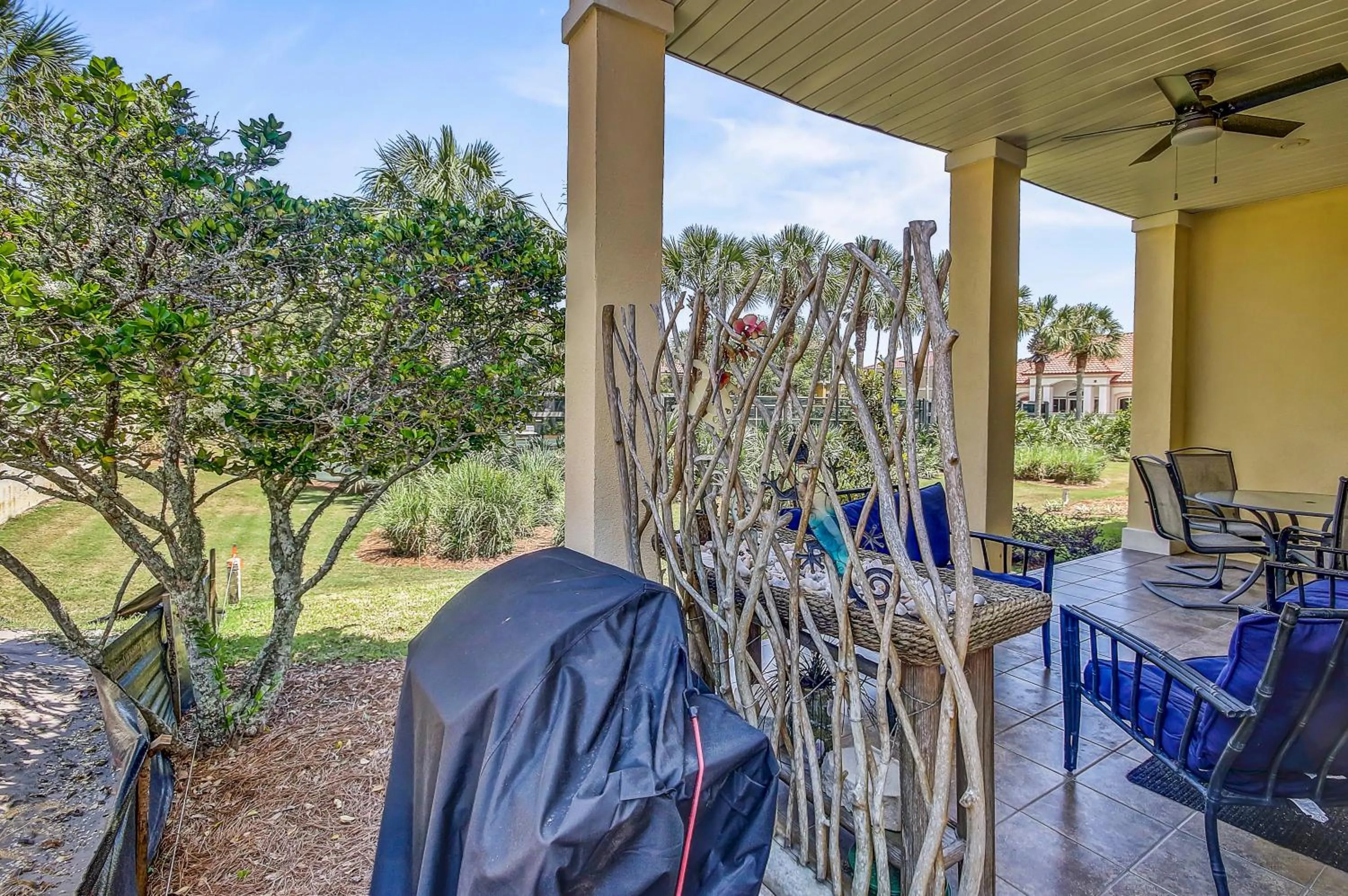 Property building in 136 La Valencia Cir - At Peace