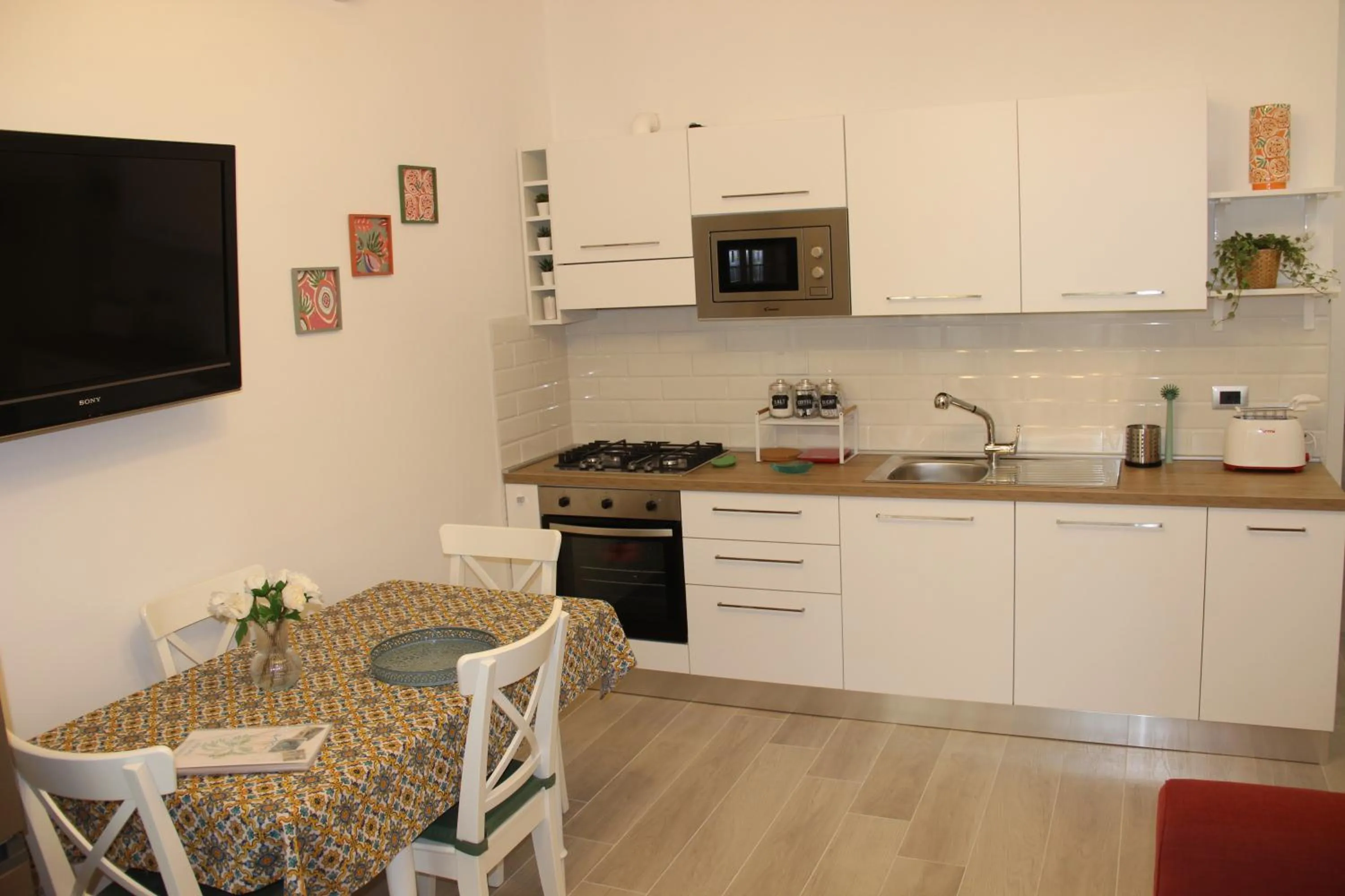 Kitchen or kitchenette in Appartamento Lungomare Toscanelli