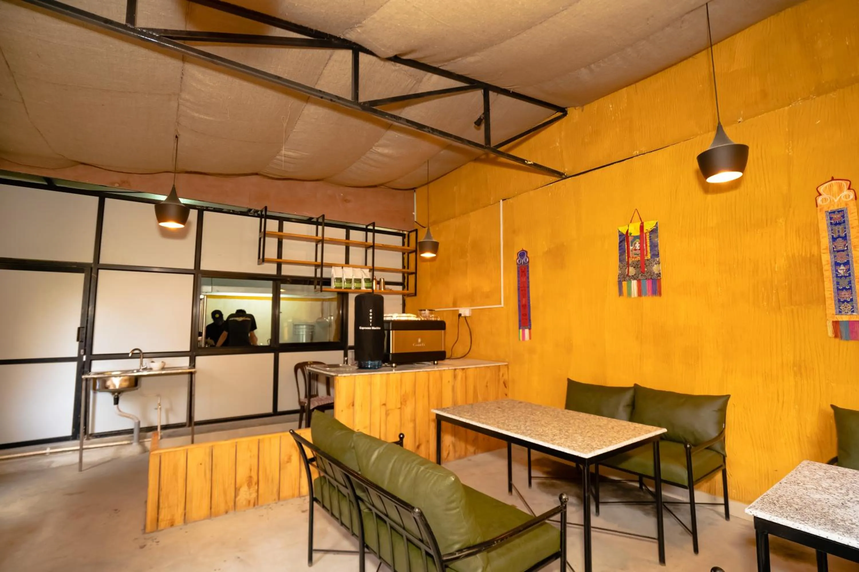 Restaurant/places to eat in Kwabahal Boutique Hostel