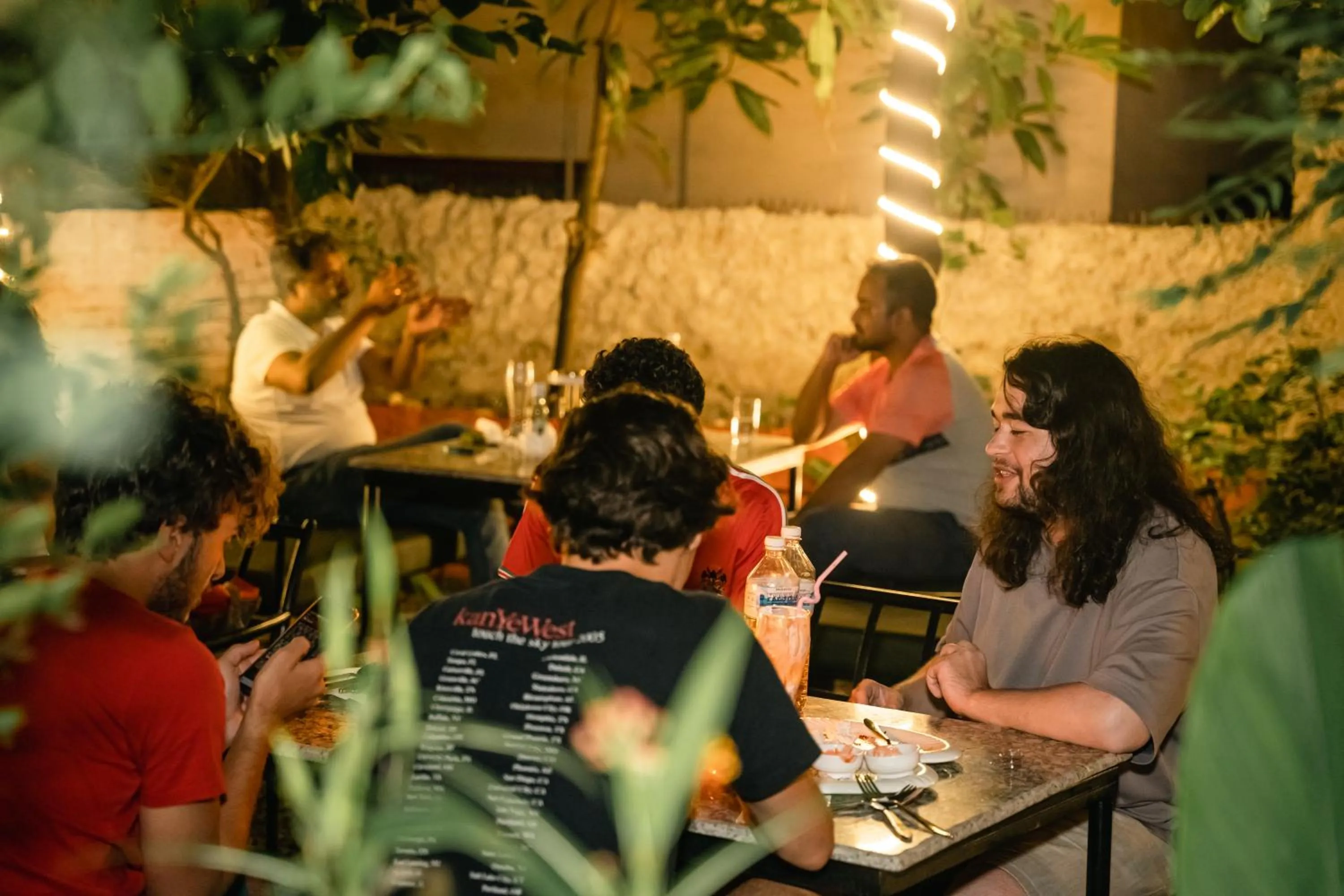 Restaurant/places to eat in Kwabahal Boutique Hostel