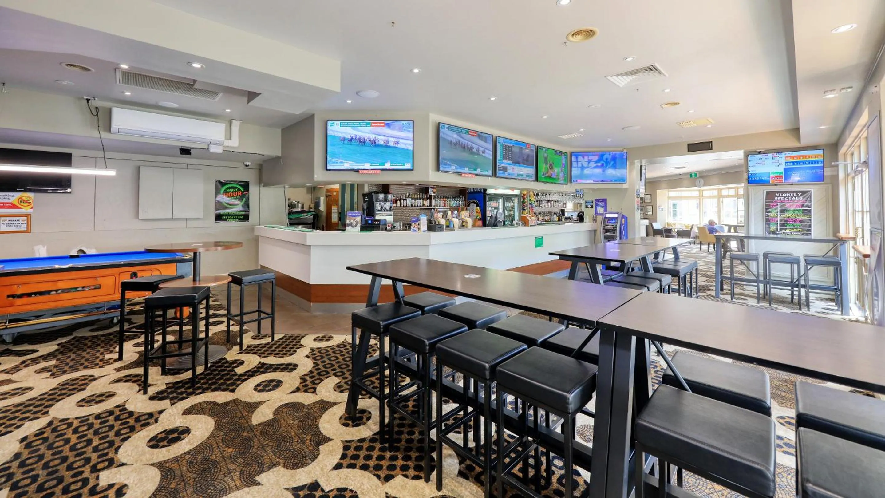 Coachman Hotel Motel