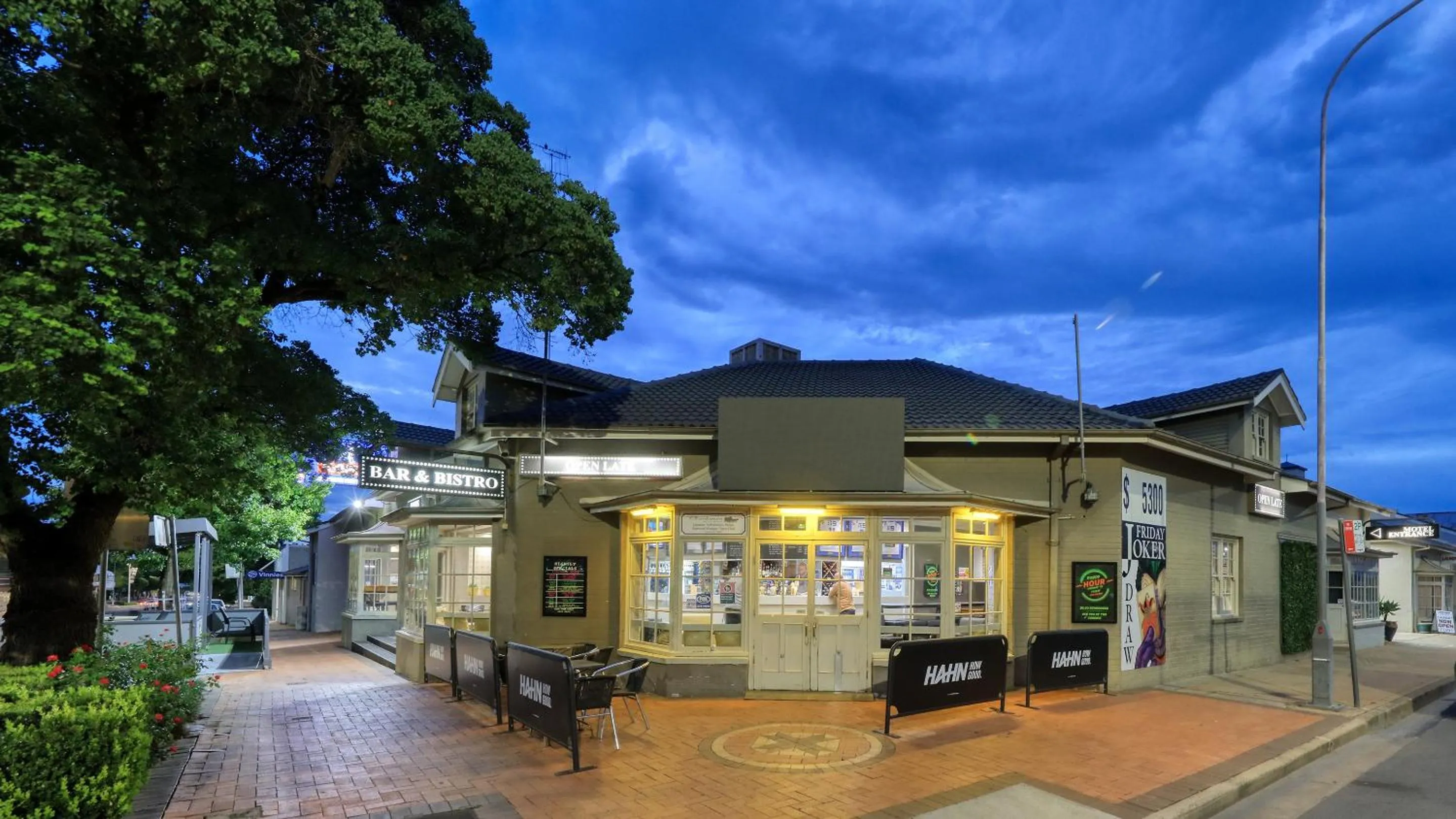 Coachman Hotel Motel