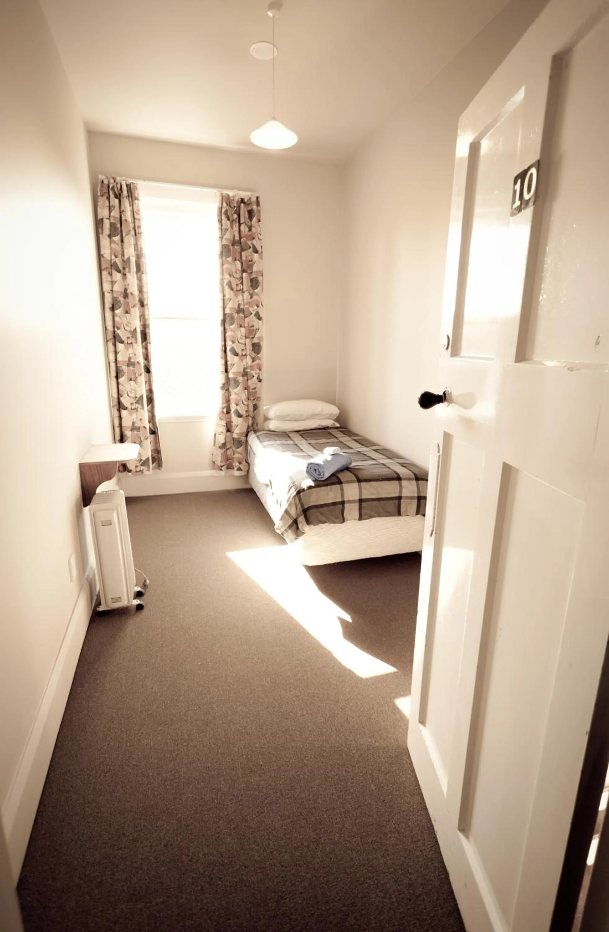 Other, Bed in The Blue Pub