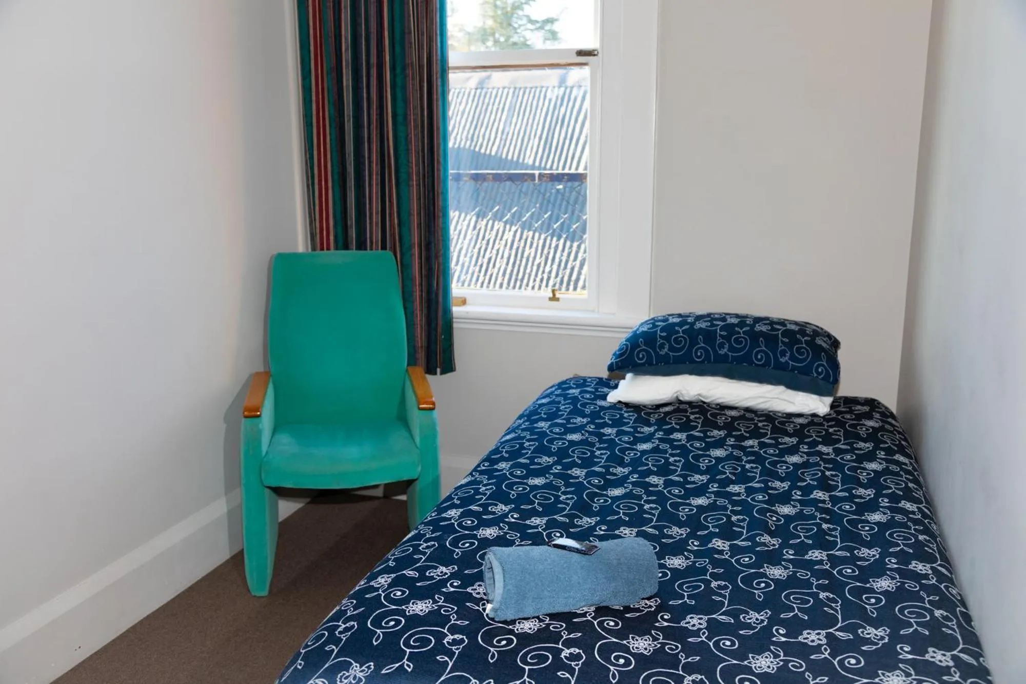 Photo of the whole room, Bed in The Blue Pub