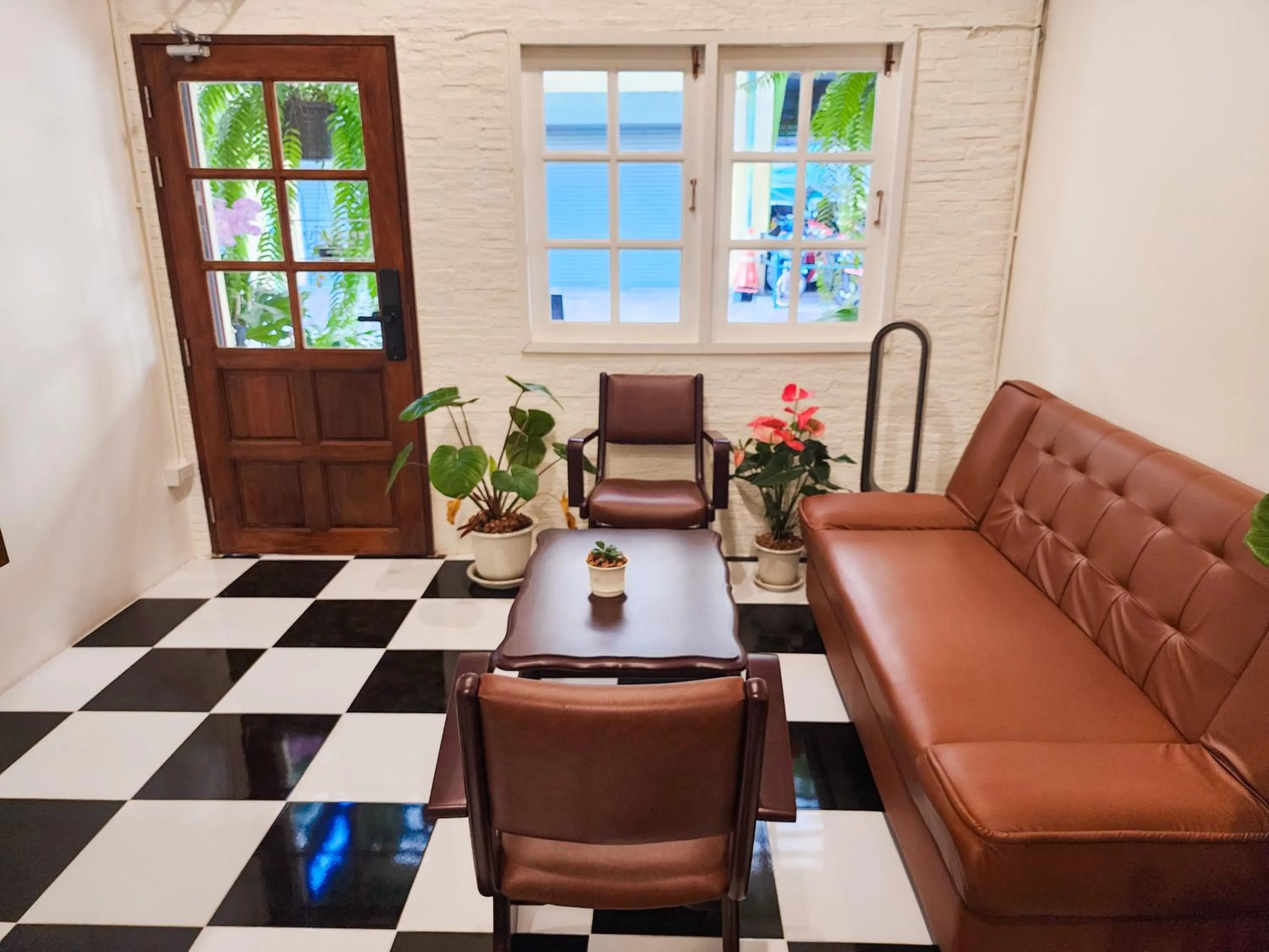 Noir Cafe And Hostel Chinatown Bangkok