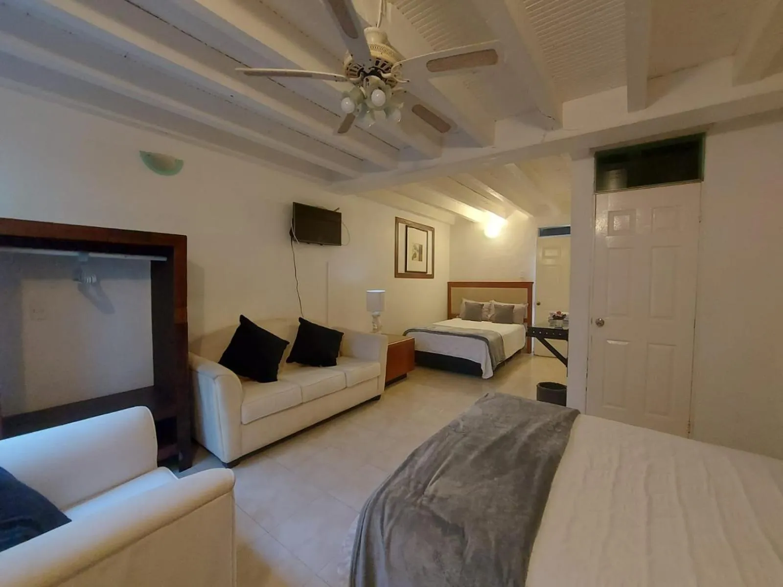 Photo of the whole room, Bed in Casa De La O Yautepec