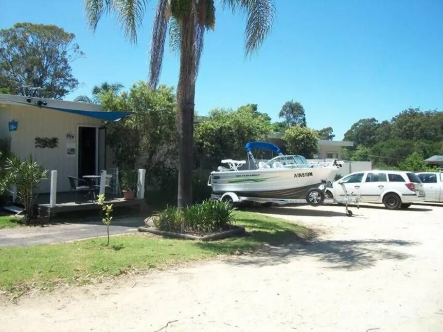 Parking in Top of the Lake Holiday Units