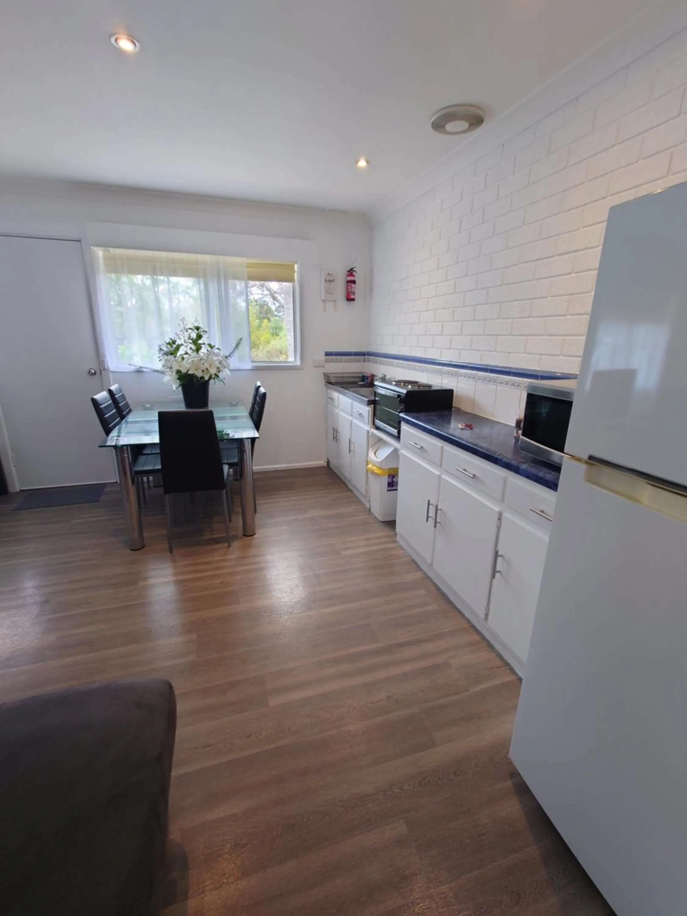 Kitchen or kitchenette in Top of the Lake Holiday Units