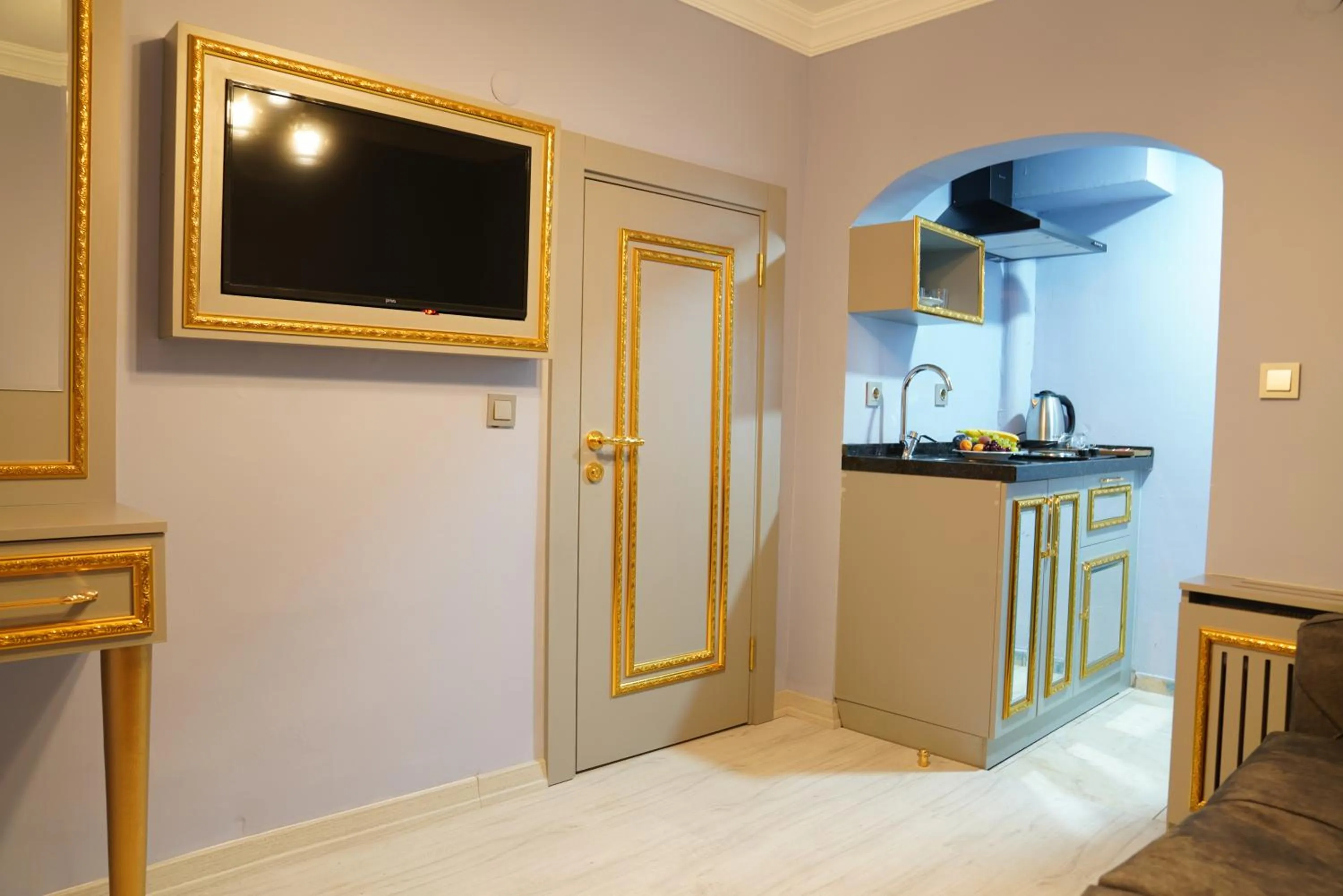 Kitchen or kitchenette in Taksim Maria suit hotel